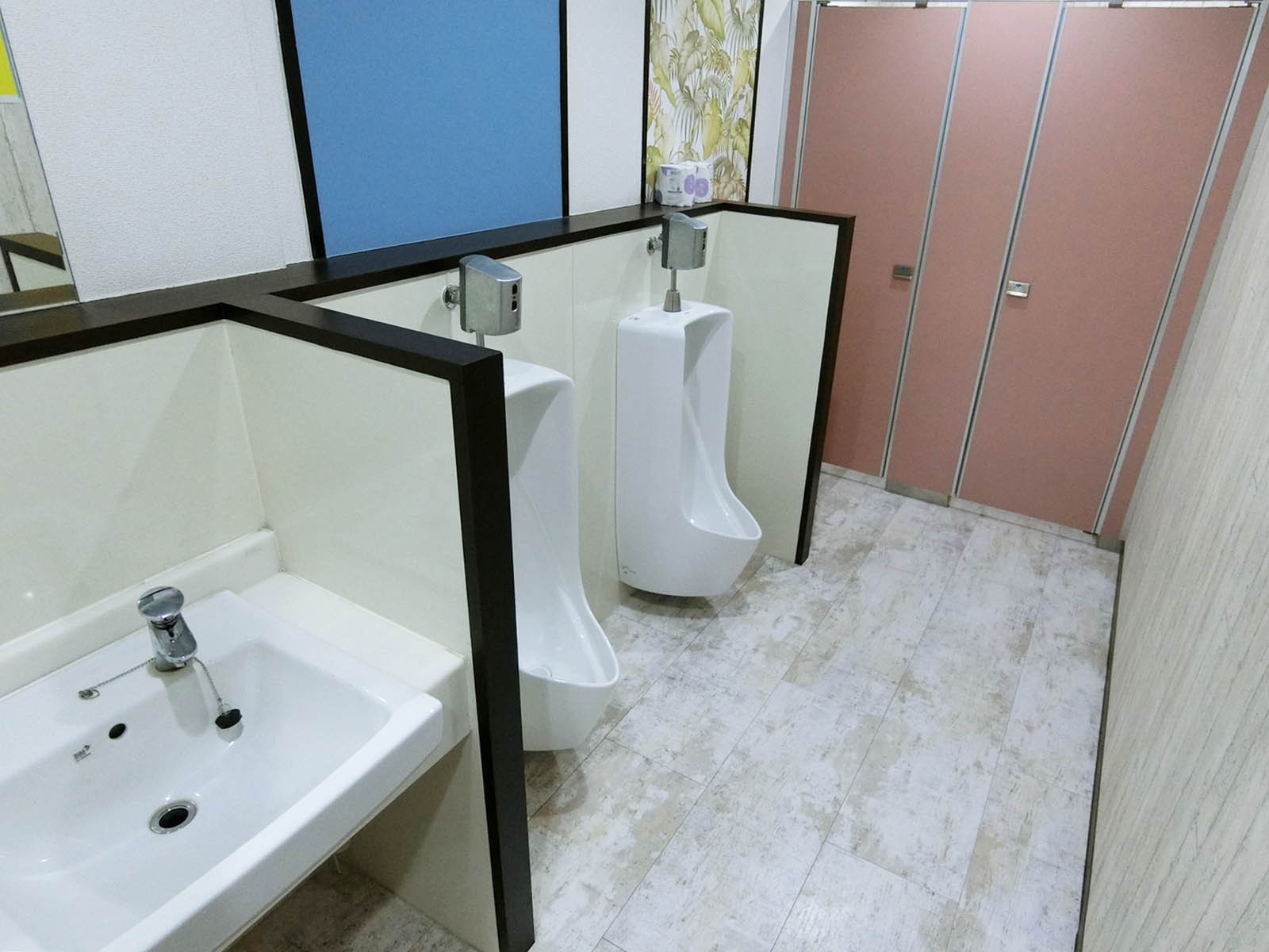 男性用トイレ