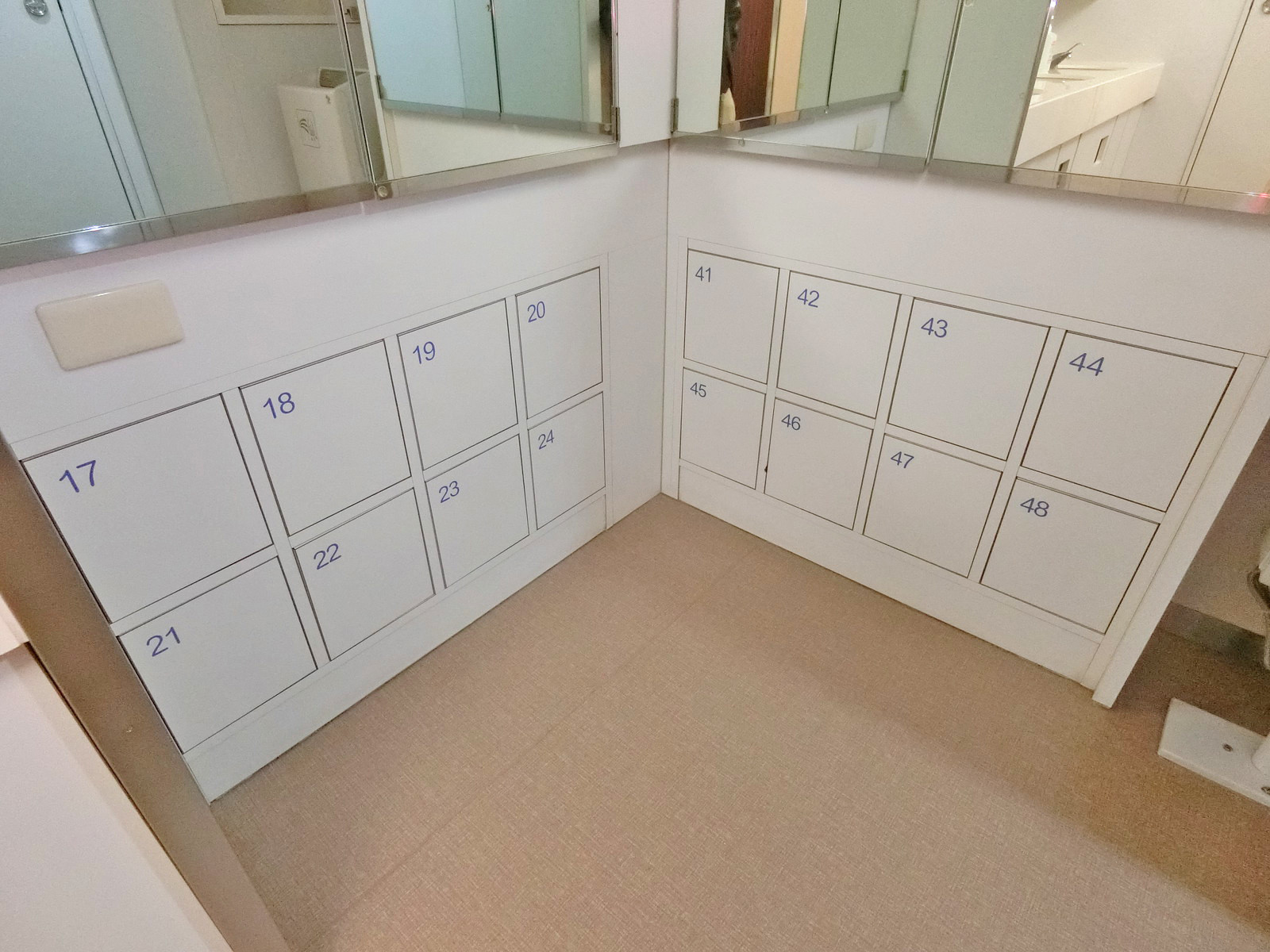 女性用トイレ専用小物入れ