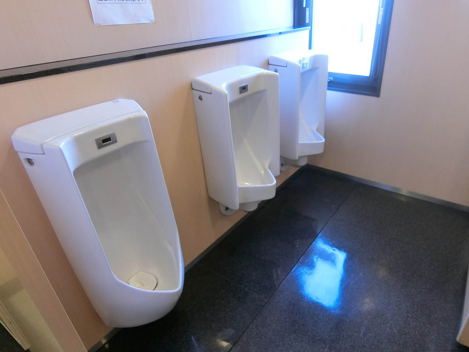 男性用トイレ