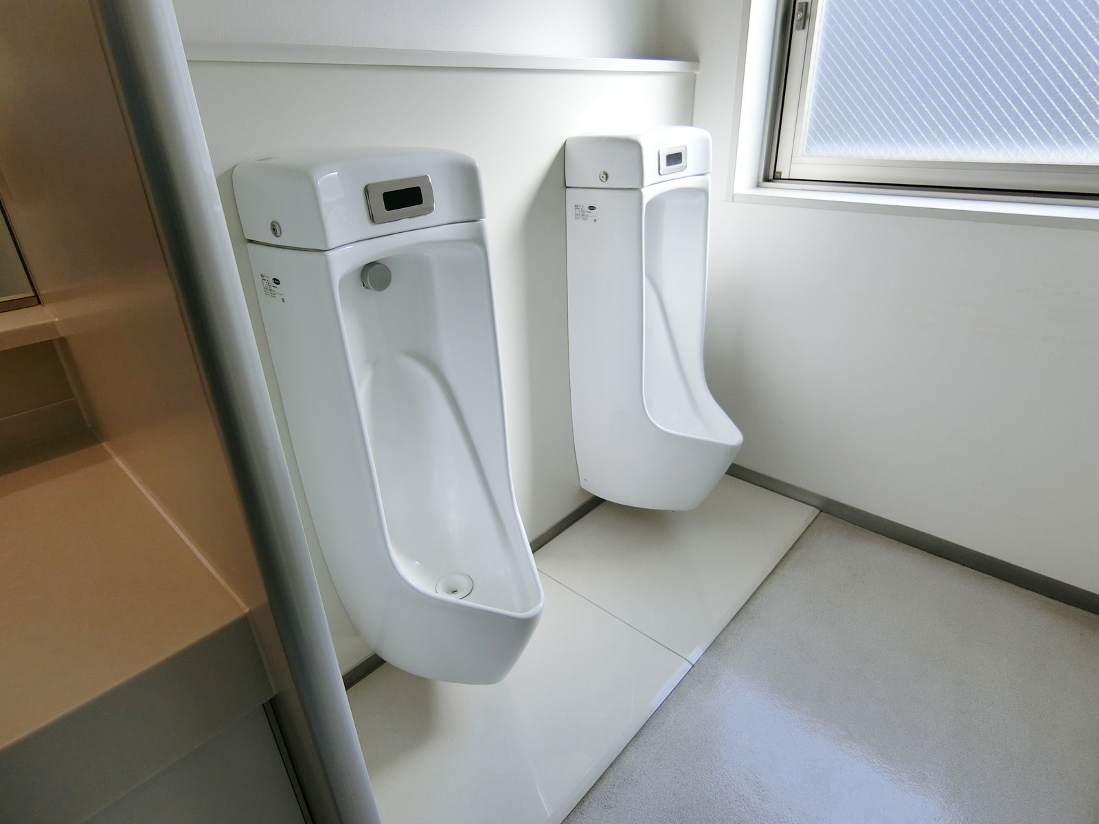 男性用トイレ