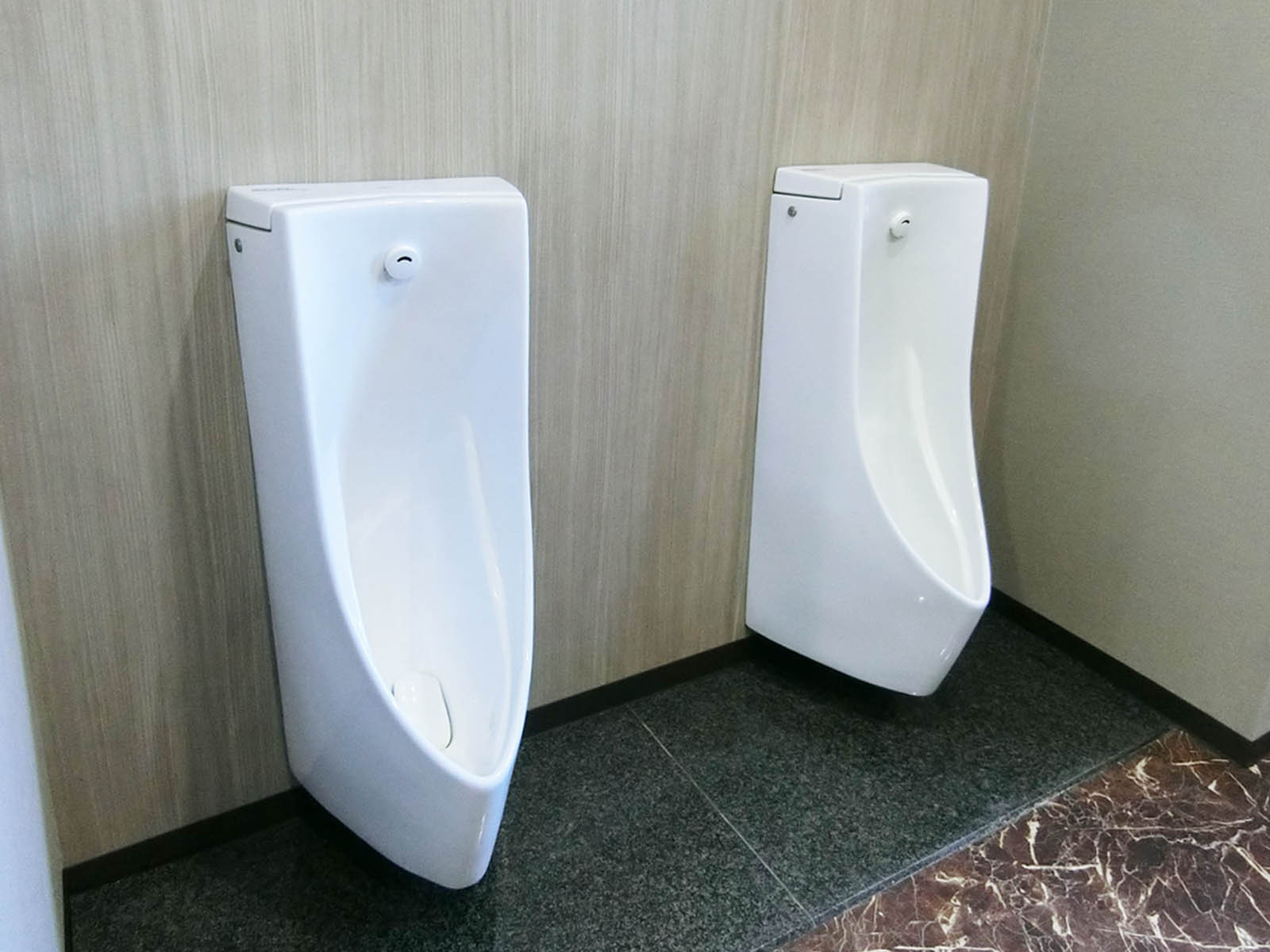男性用トイレ