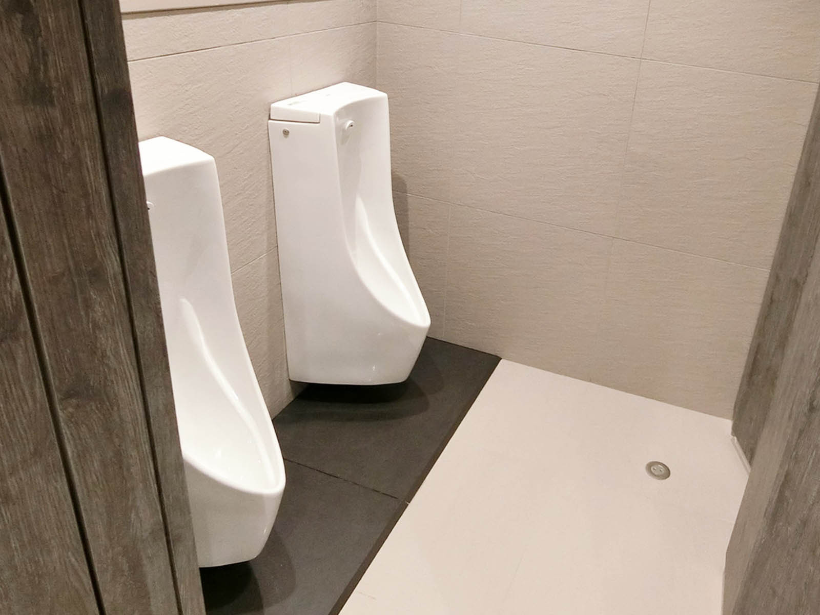男性用トイレ