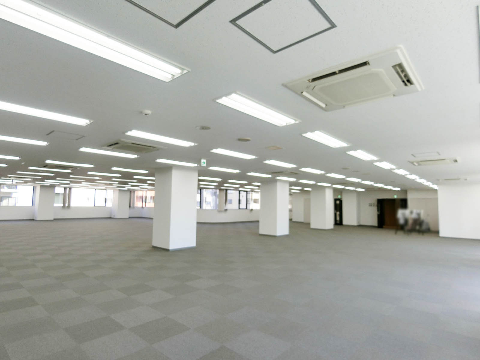 別角度の様子