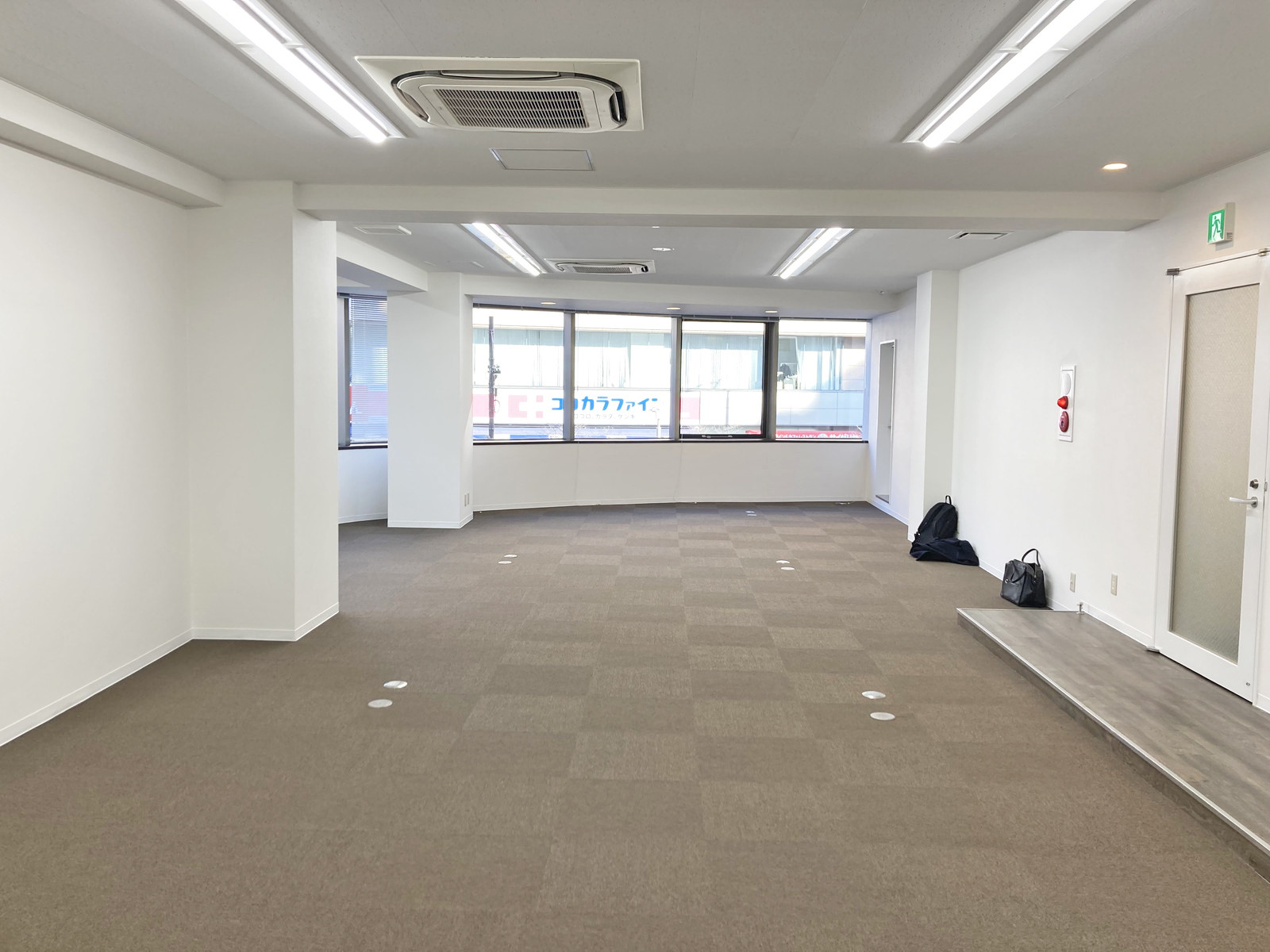 オフィス室内参考画像