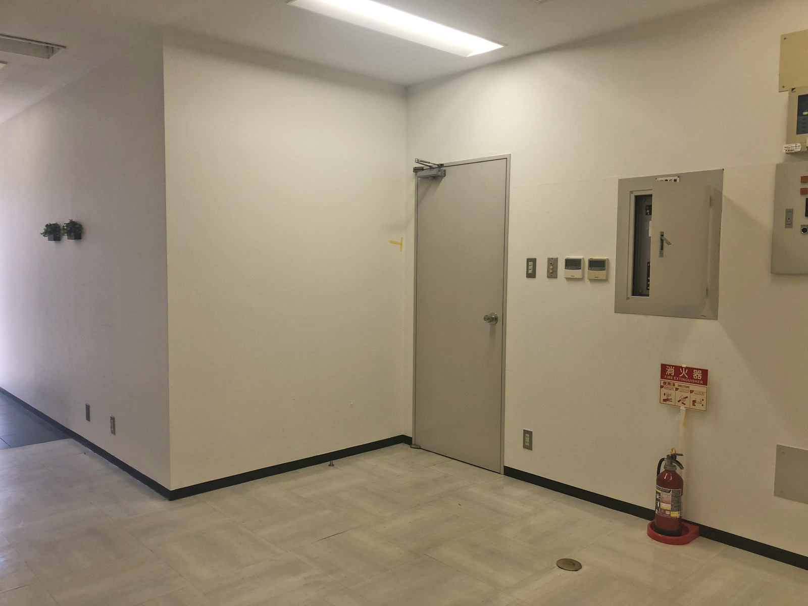 フロア出入り口