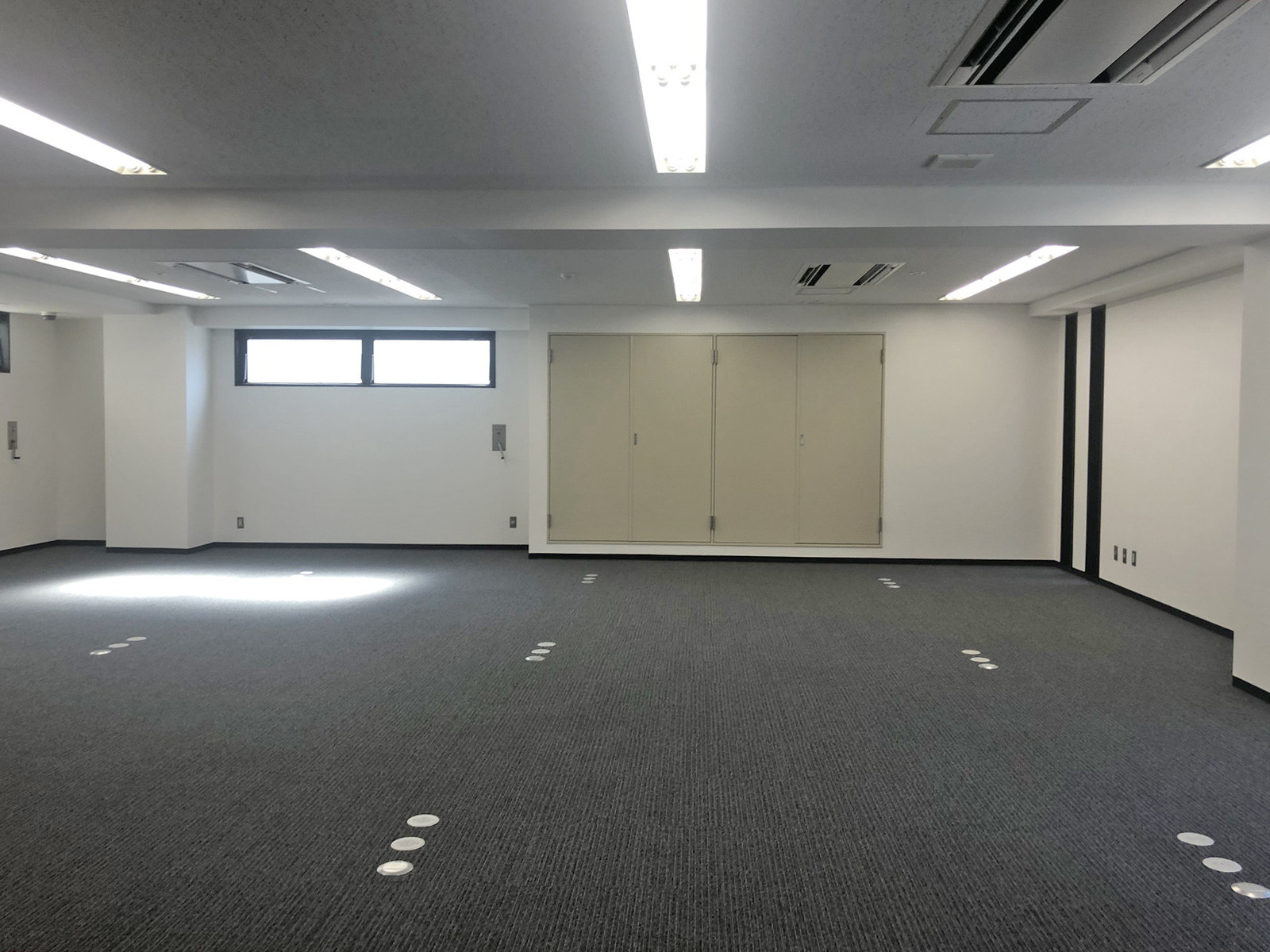 オフィス室内参考画像