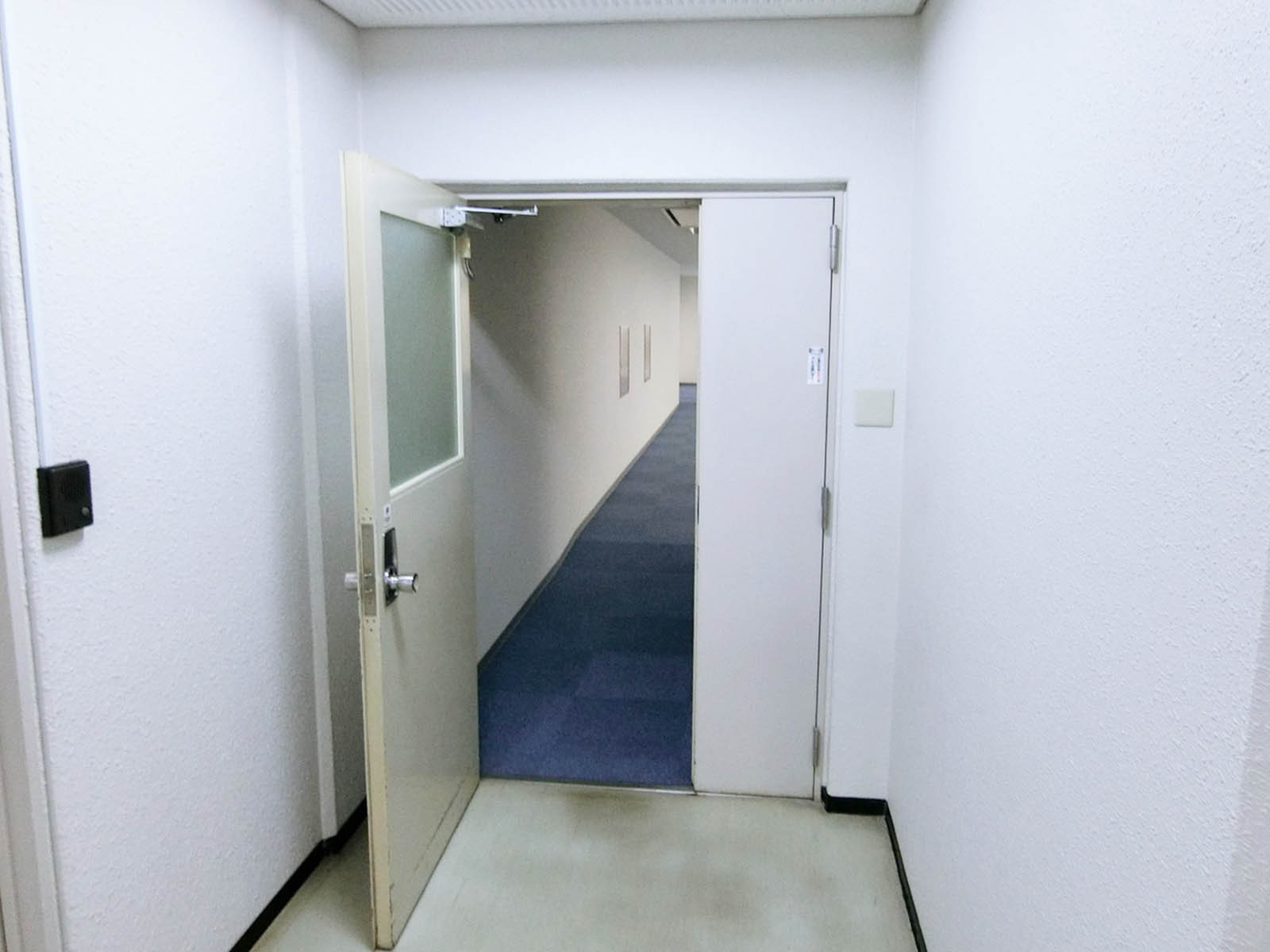 貸室出入口