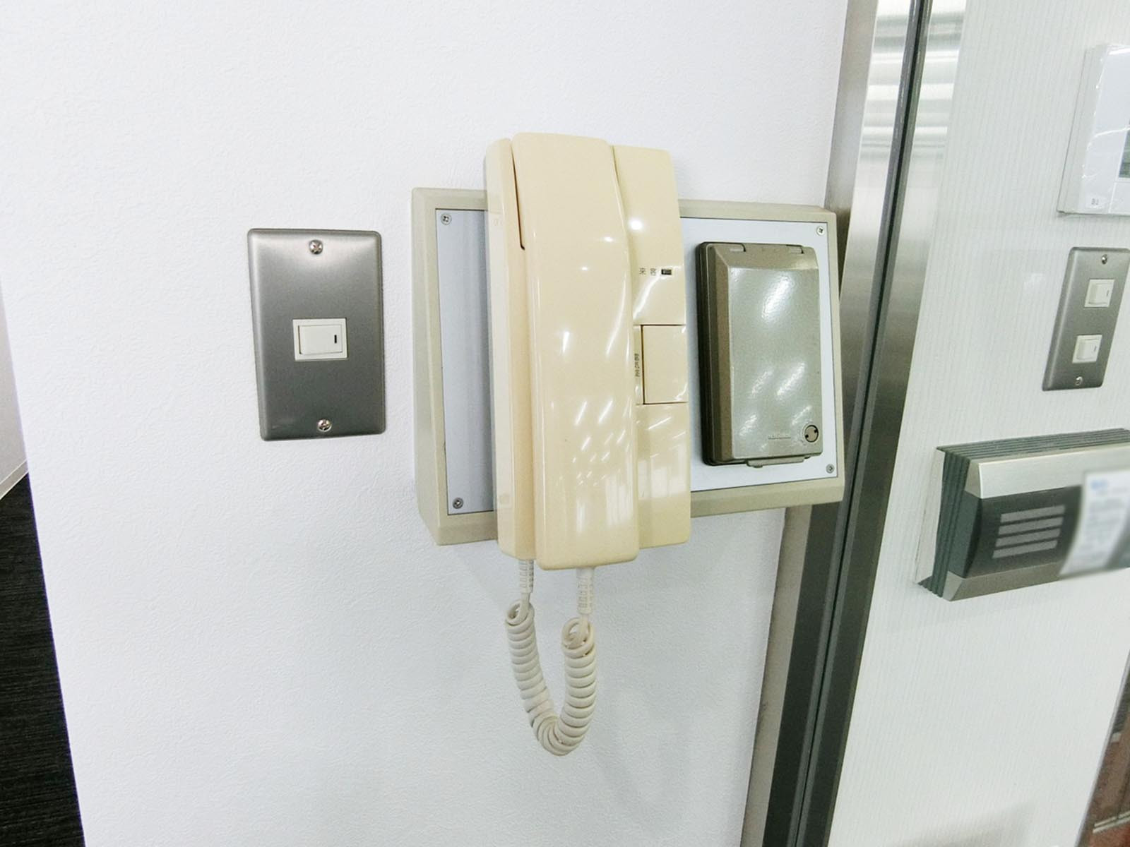 インターホン