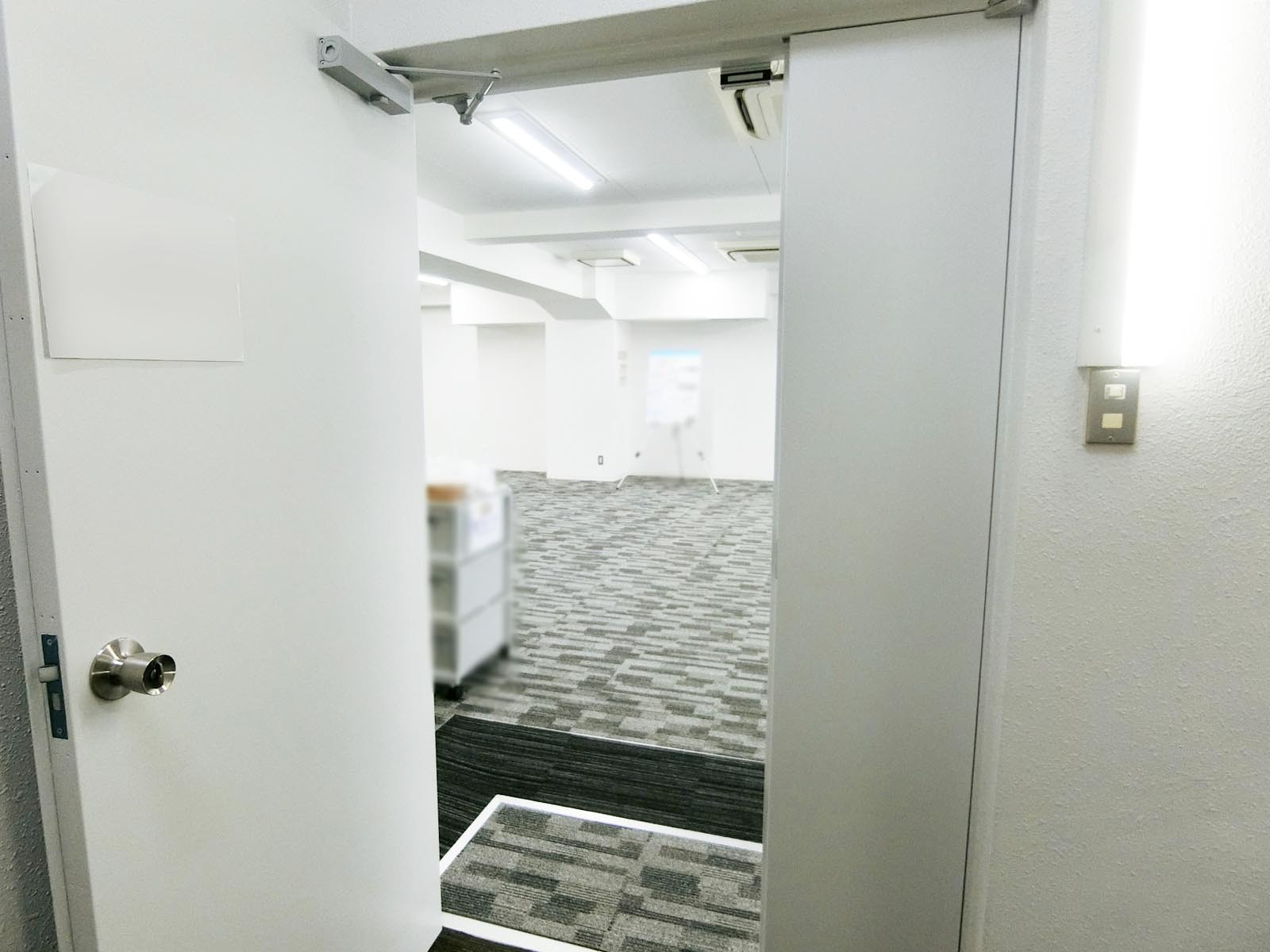 貸室出入口