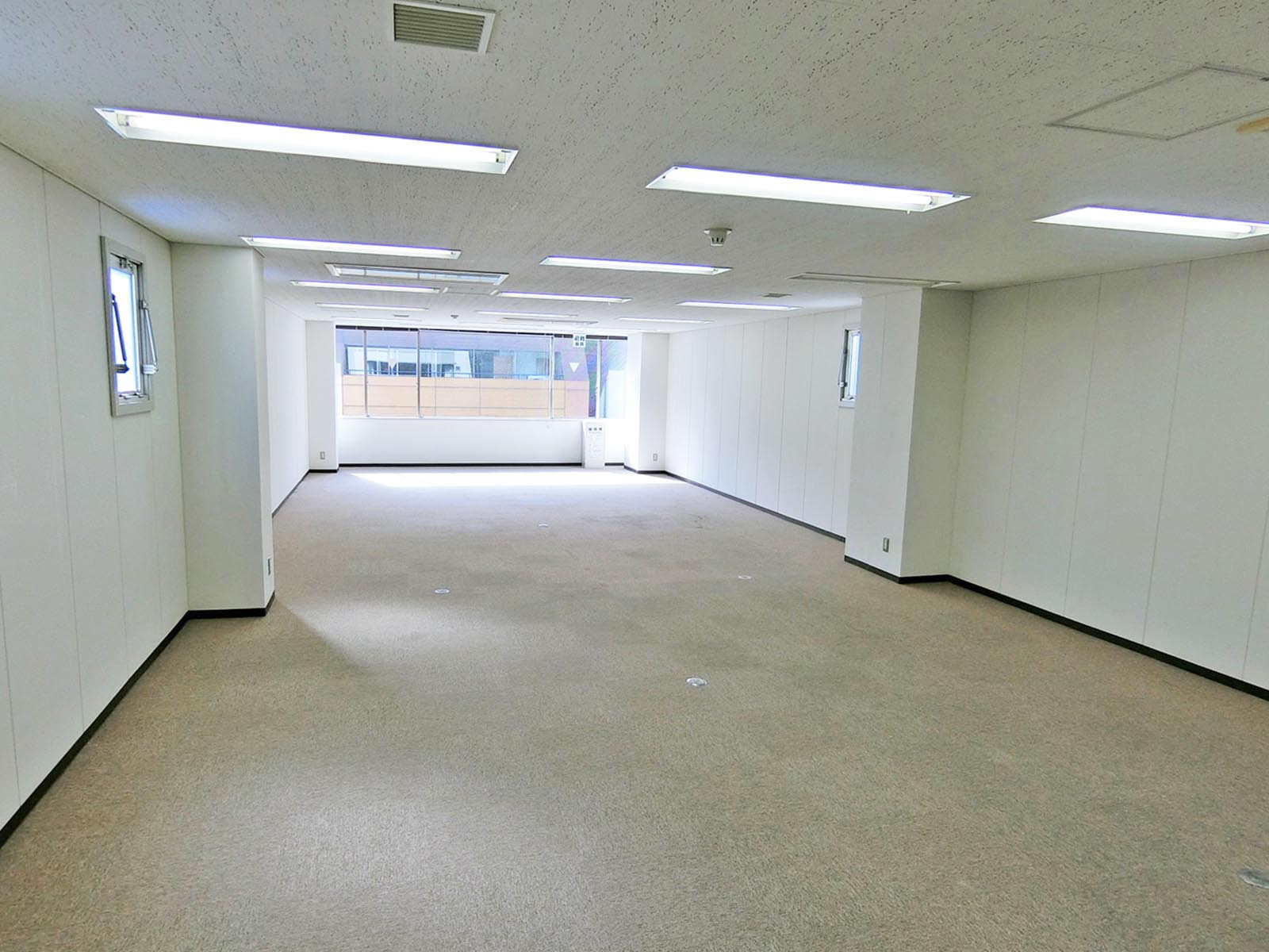 オフィス室内参考画像(7階・約35坪)