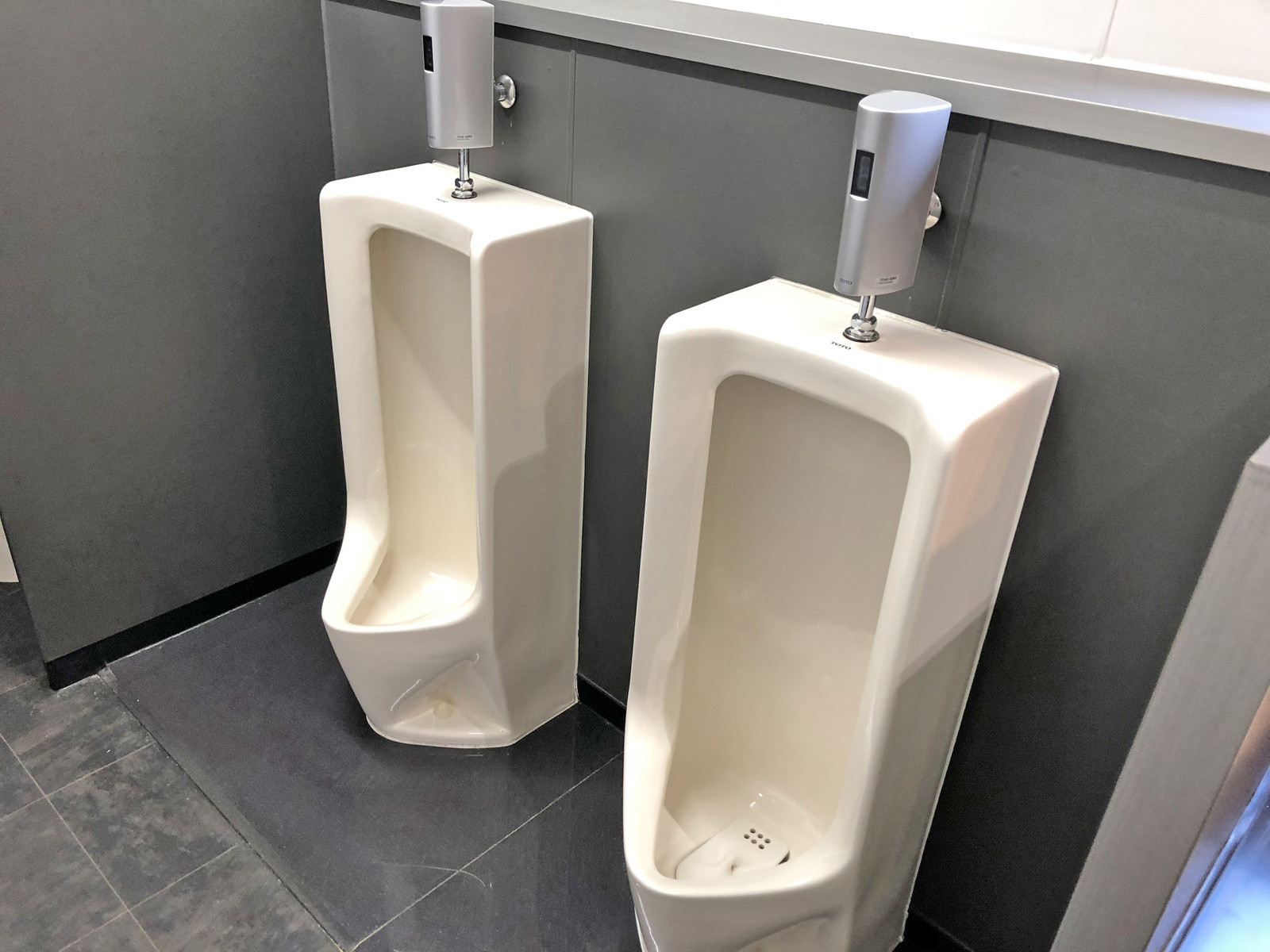 男性用トイレ