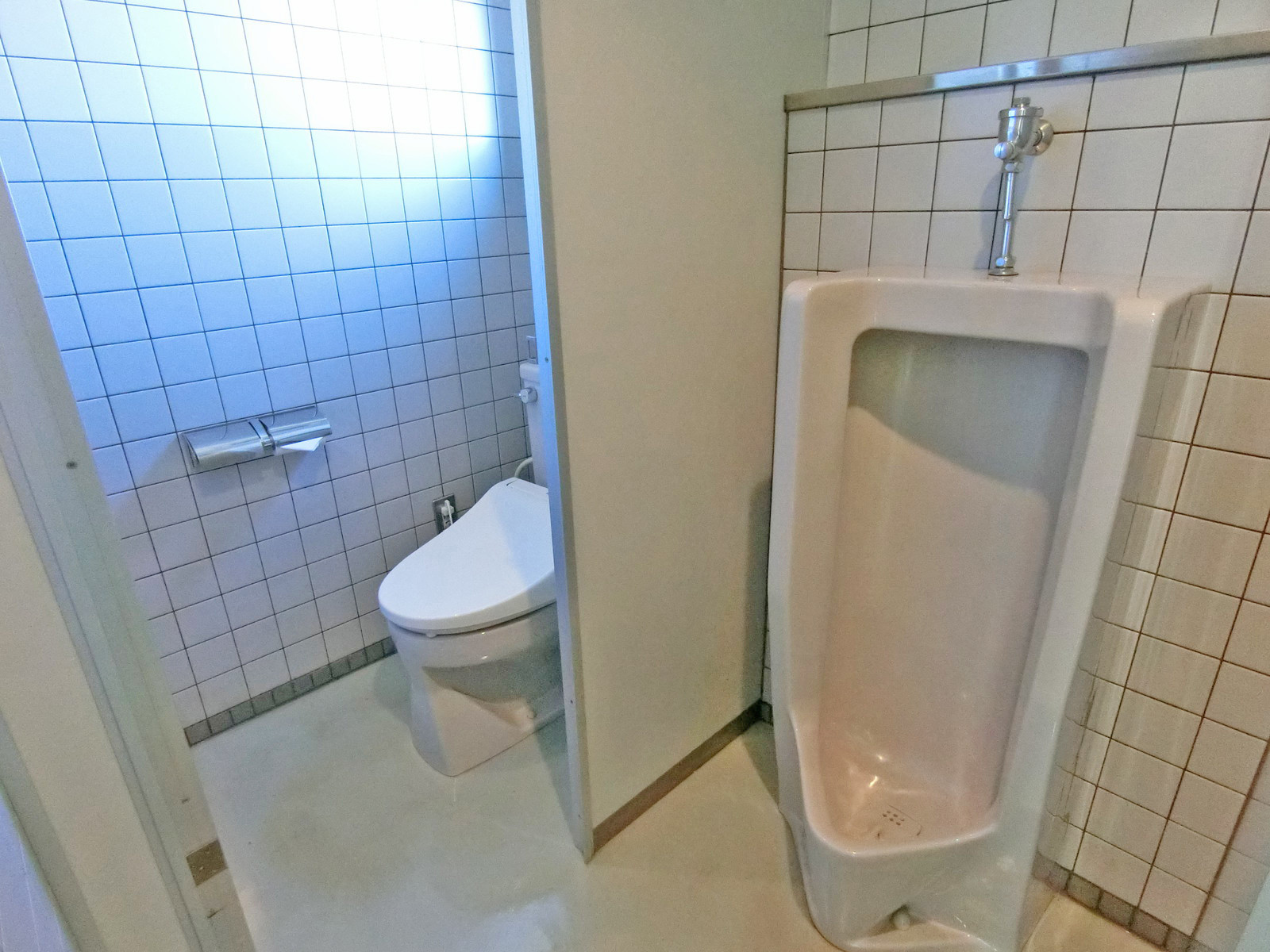 男性用トイレ