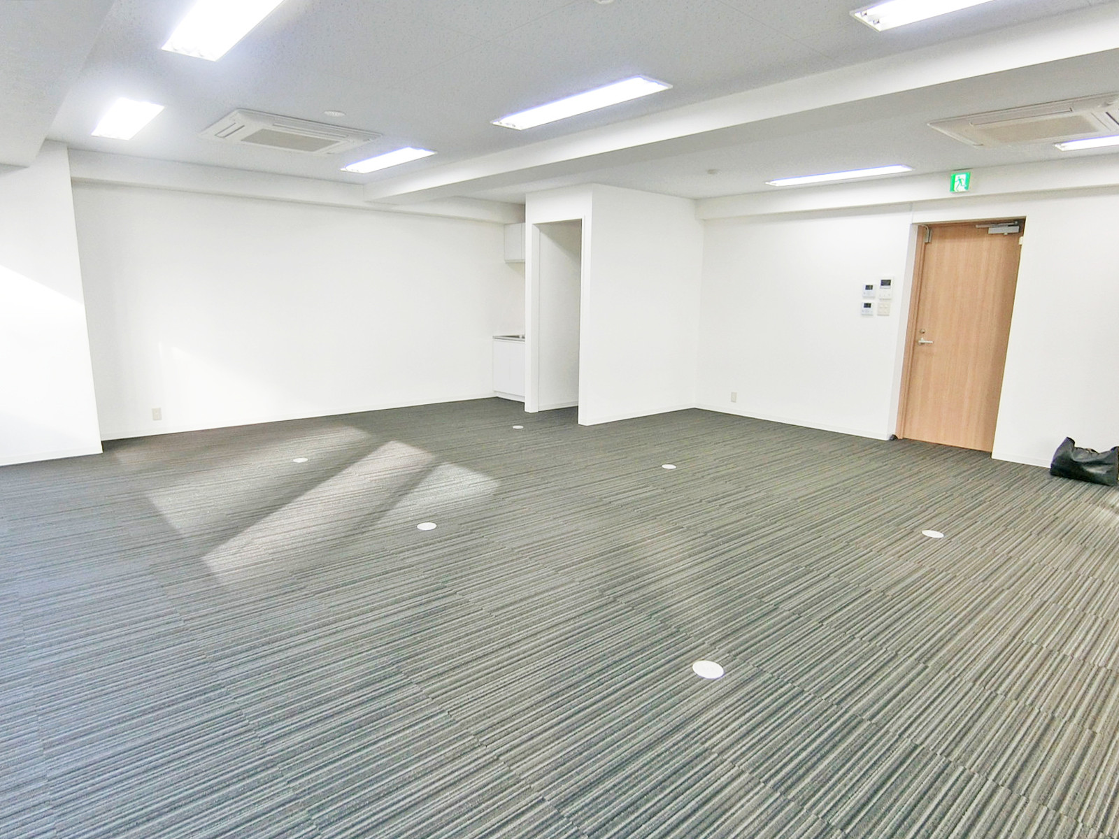 オフィス室内参考画像
