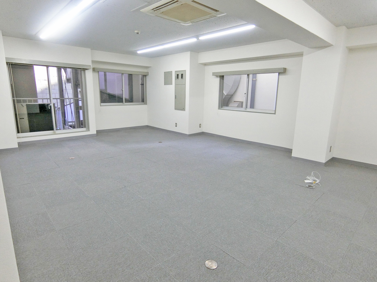オフィス室内参考画像