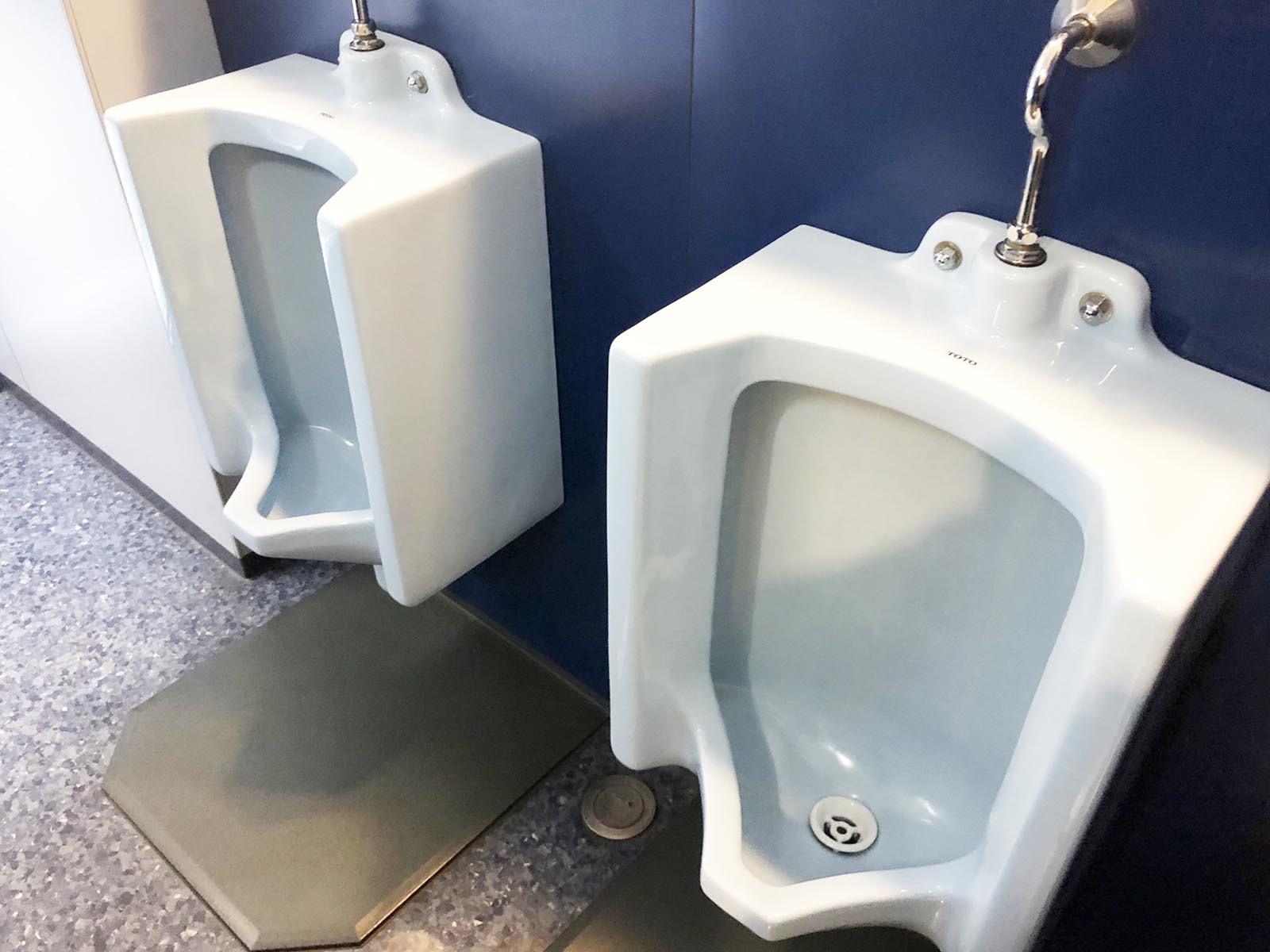男性用トイレ