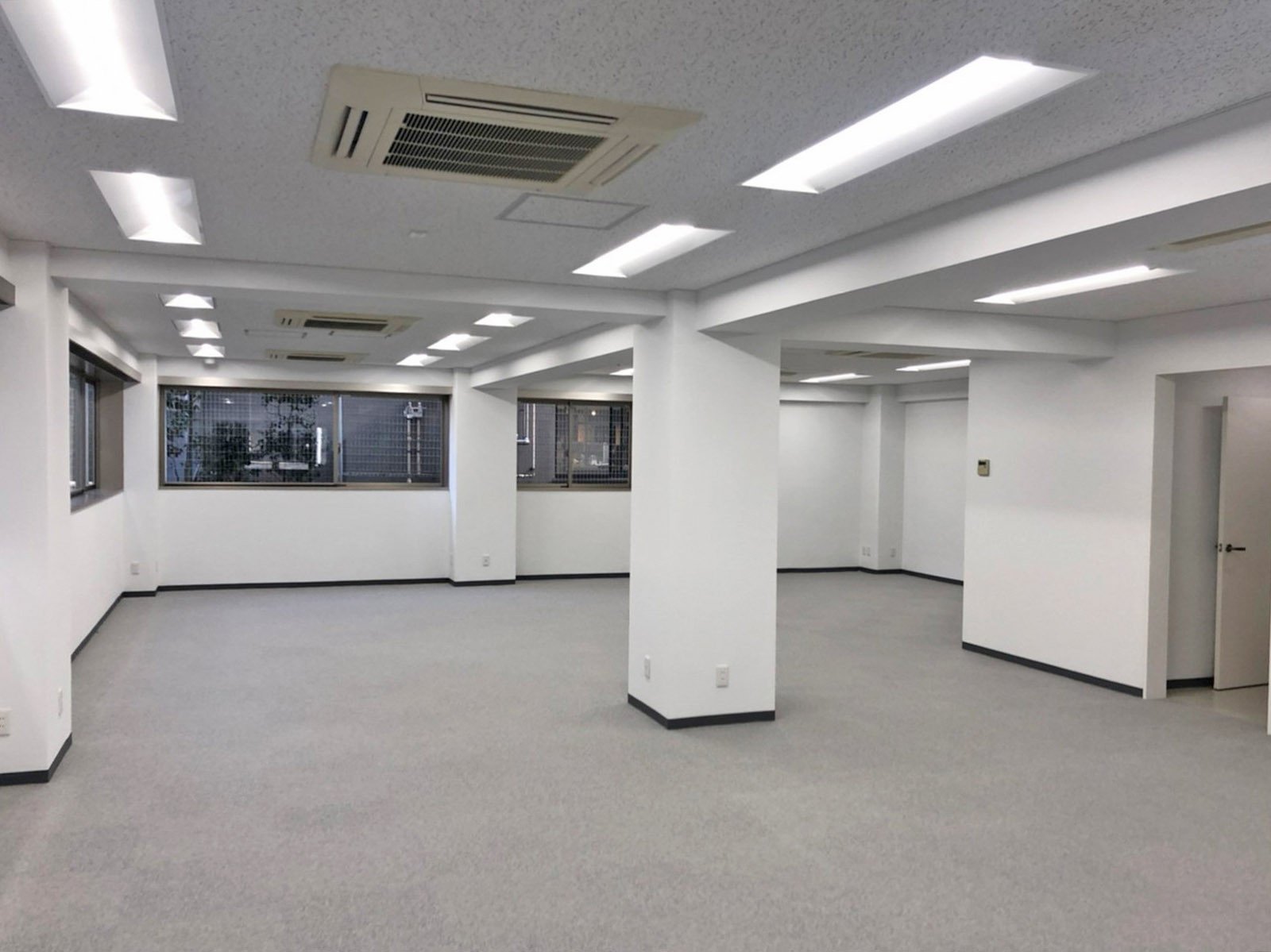 オフィス室内参考画像
