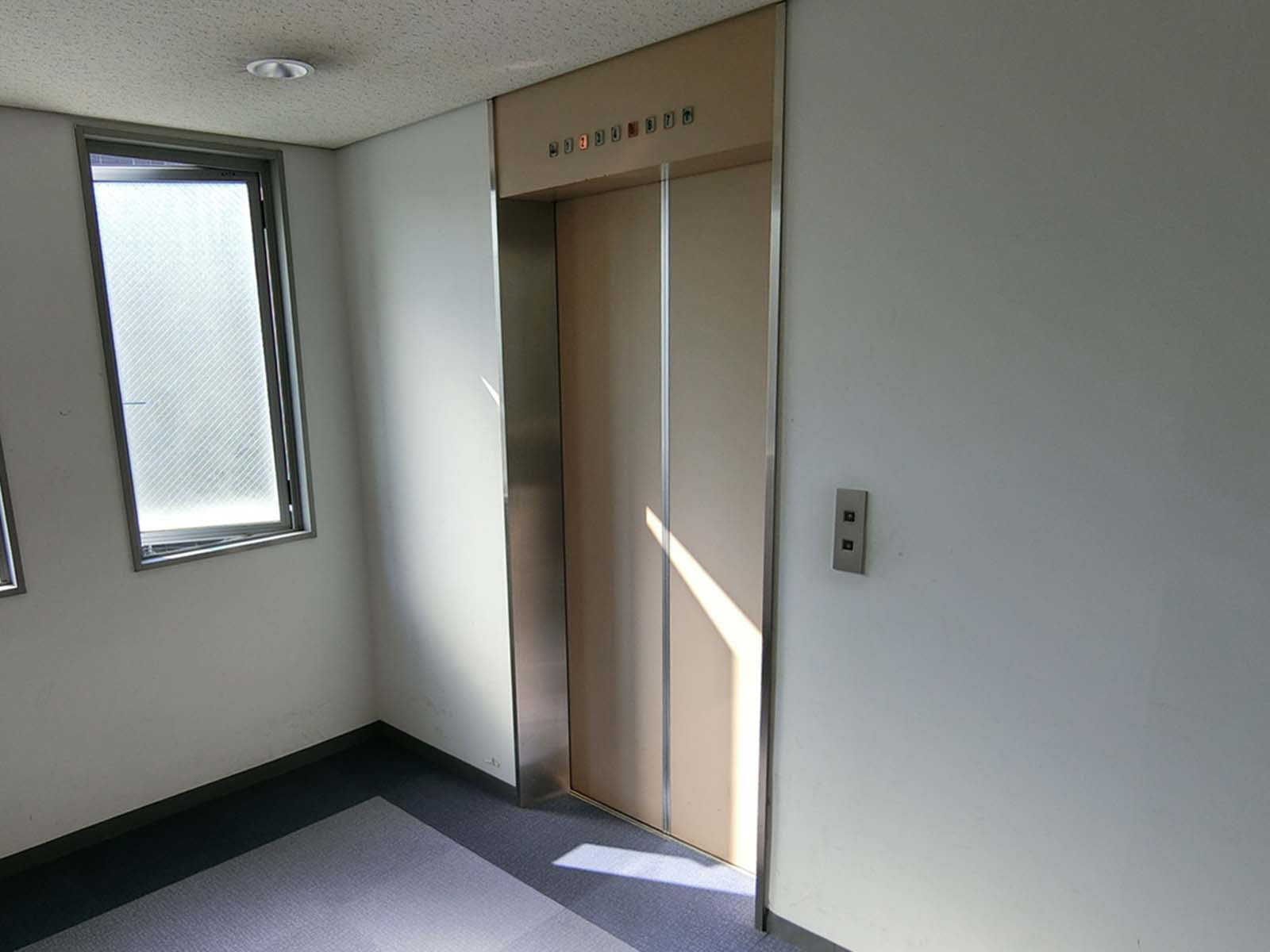 エレベーター