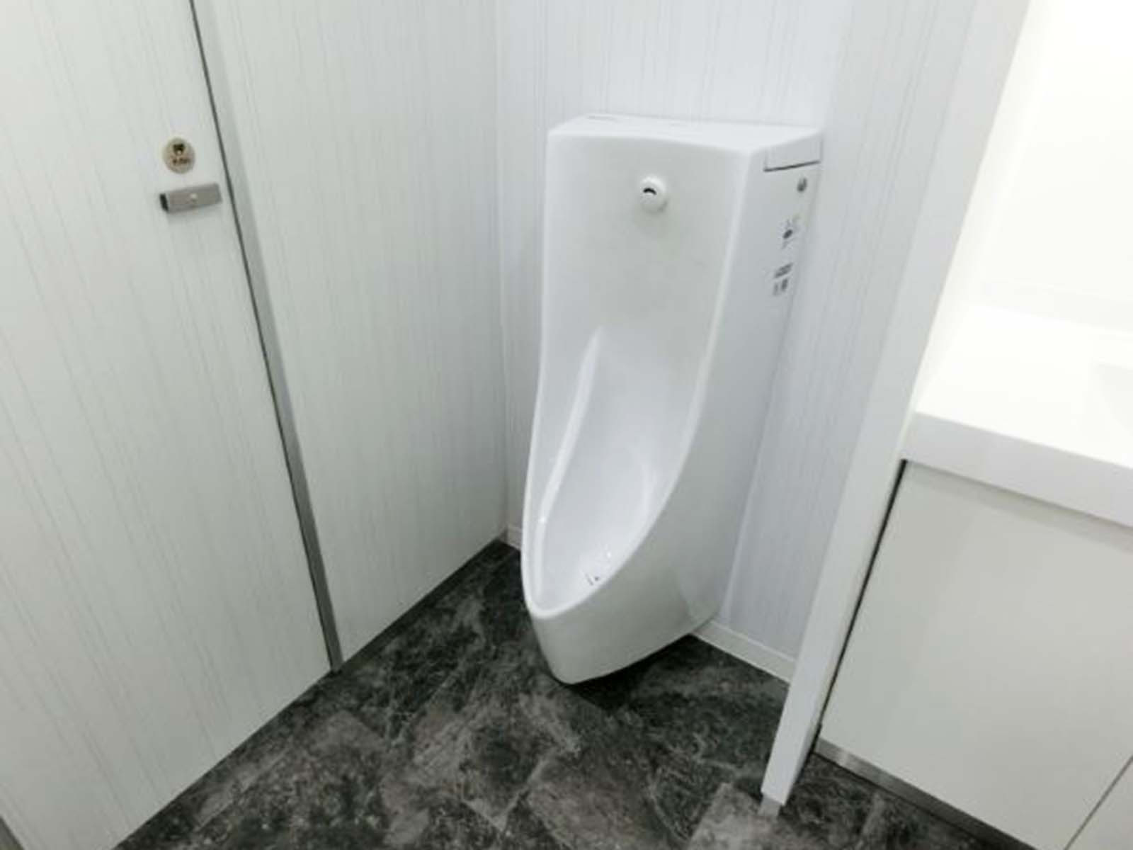 男性用トイレ