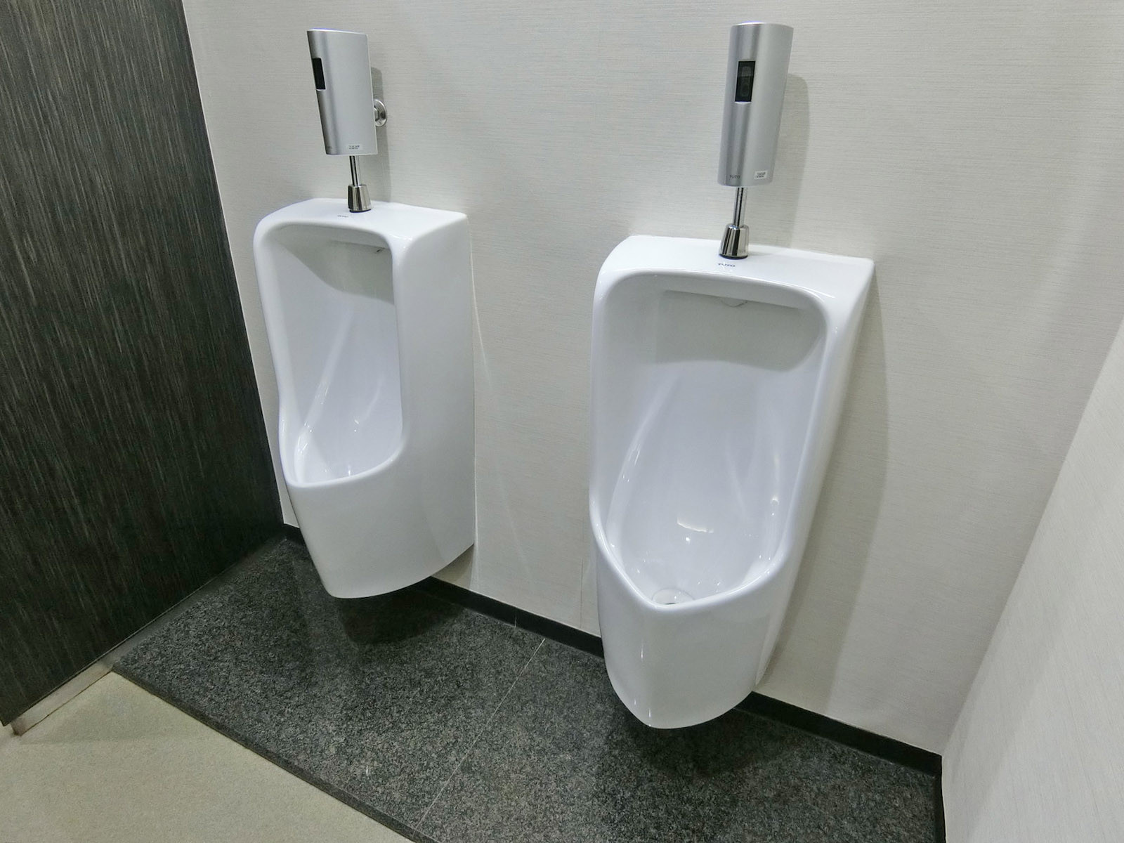 男性用トイレ