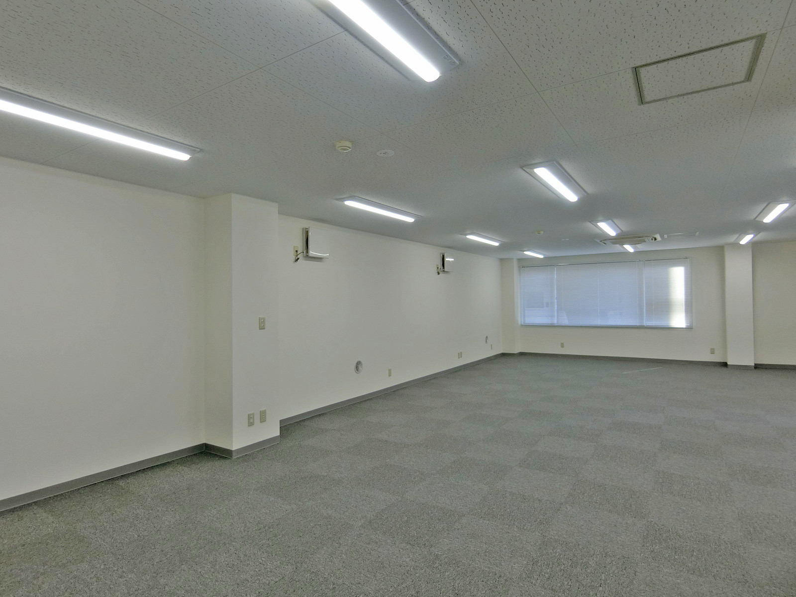 オフィス室内参考画像