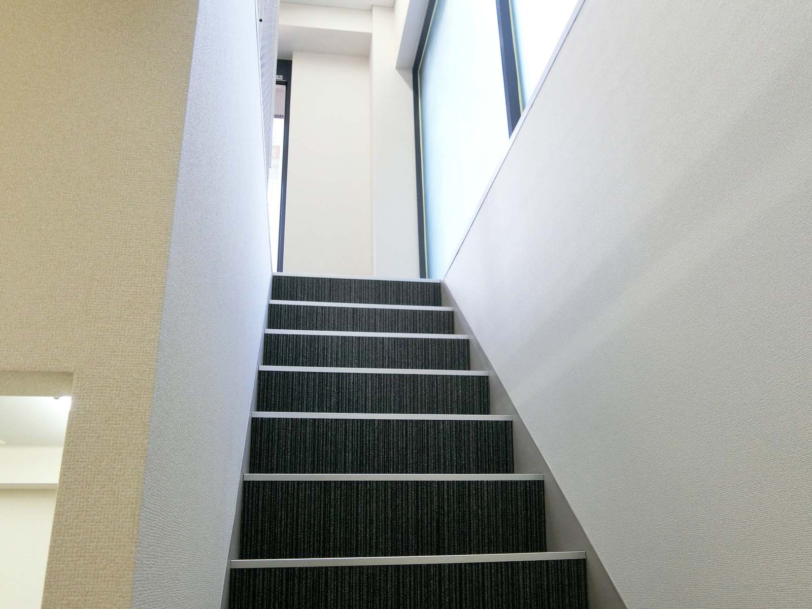 執務スペース内の階段