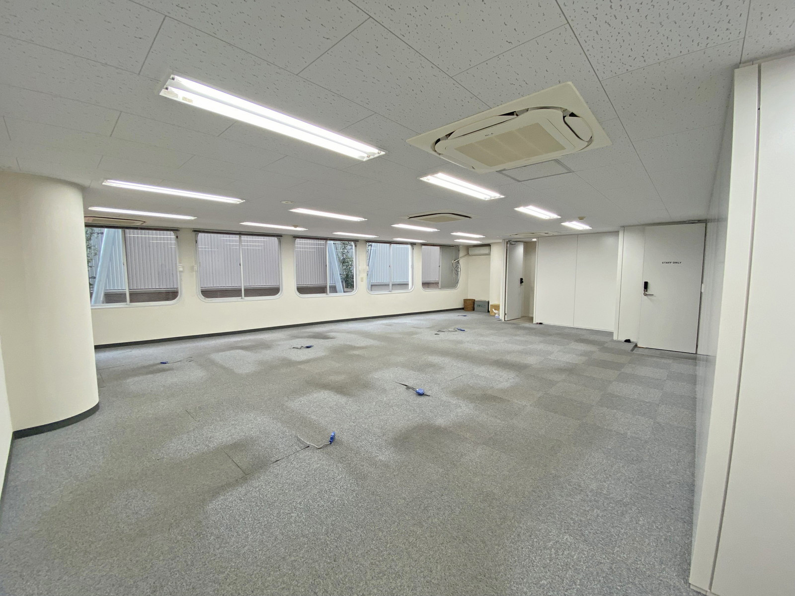 オフィス室内参考画像