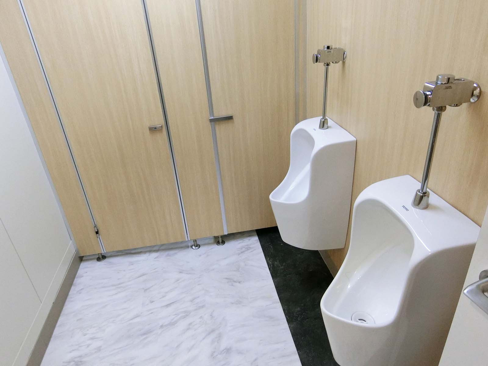 男性用トイレ