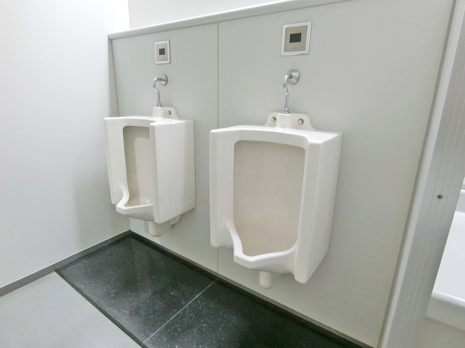 男性用トイレ