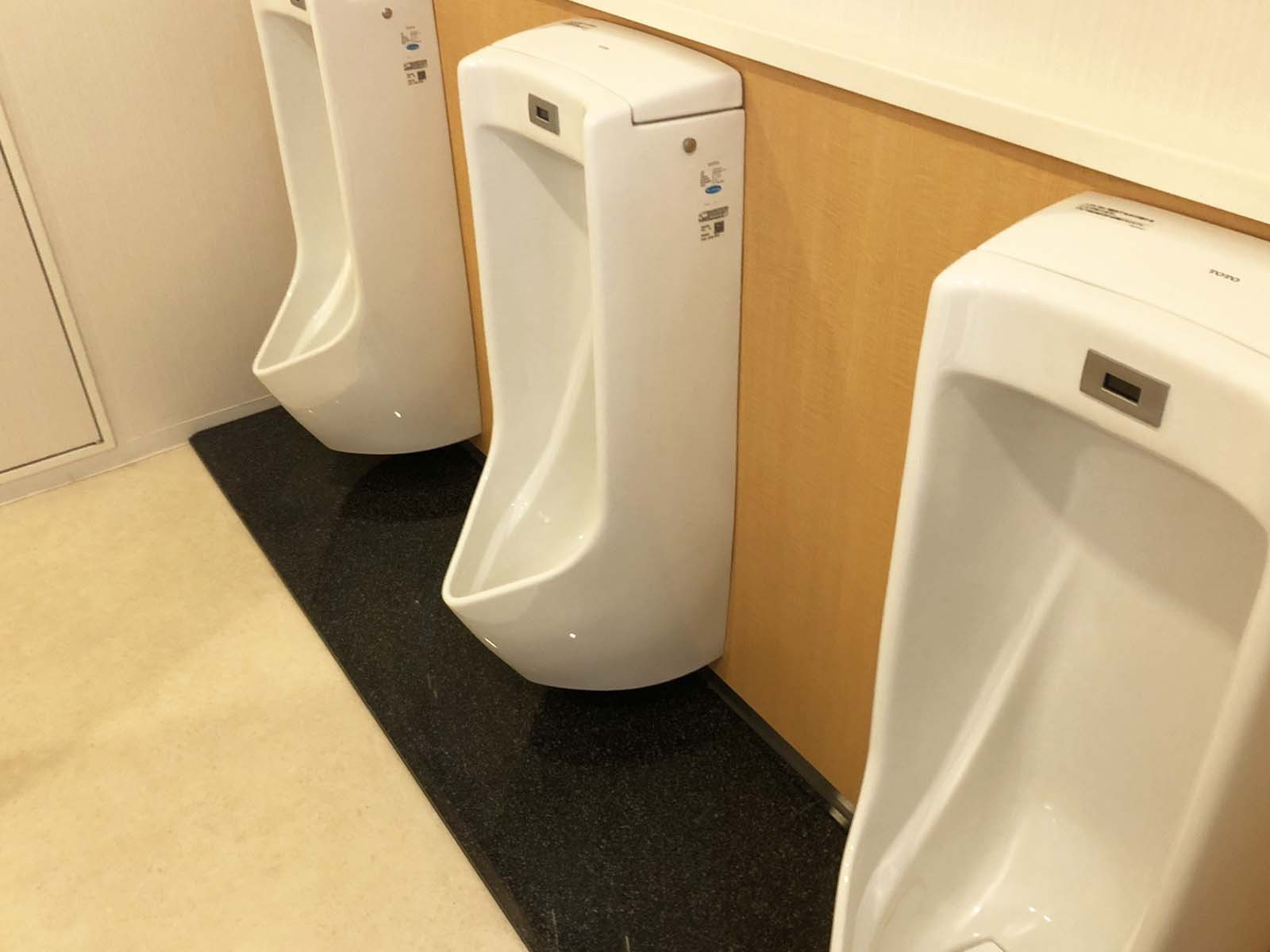 男性用トイレ