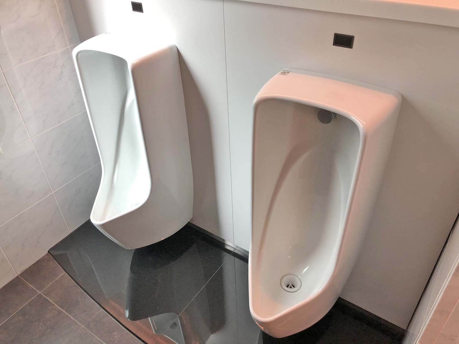 男性用トイレ