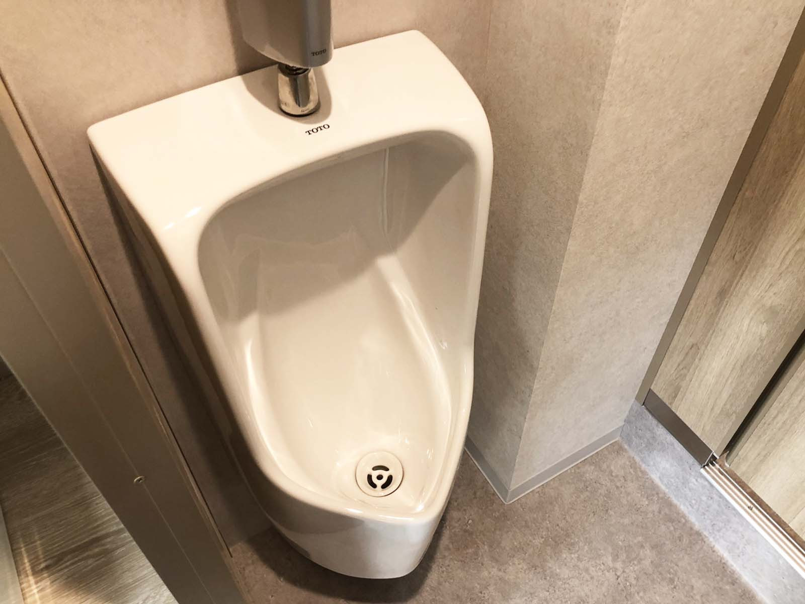 男性用トイレ