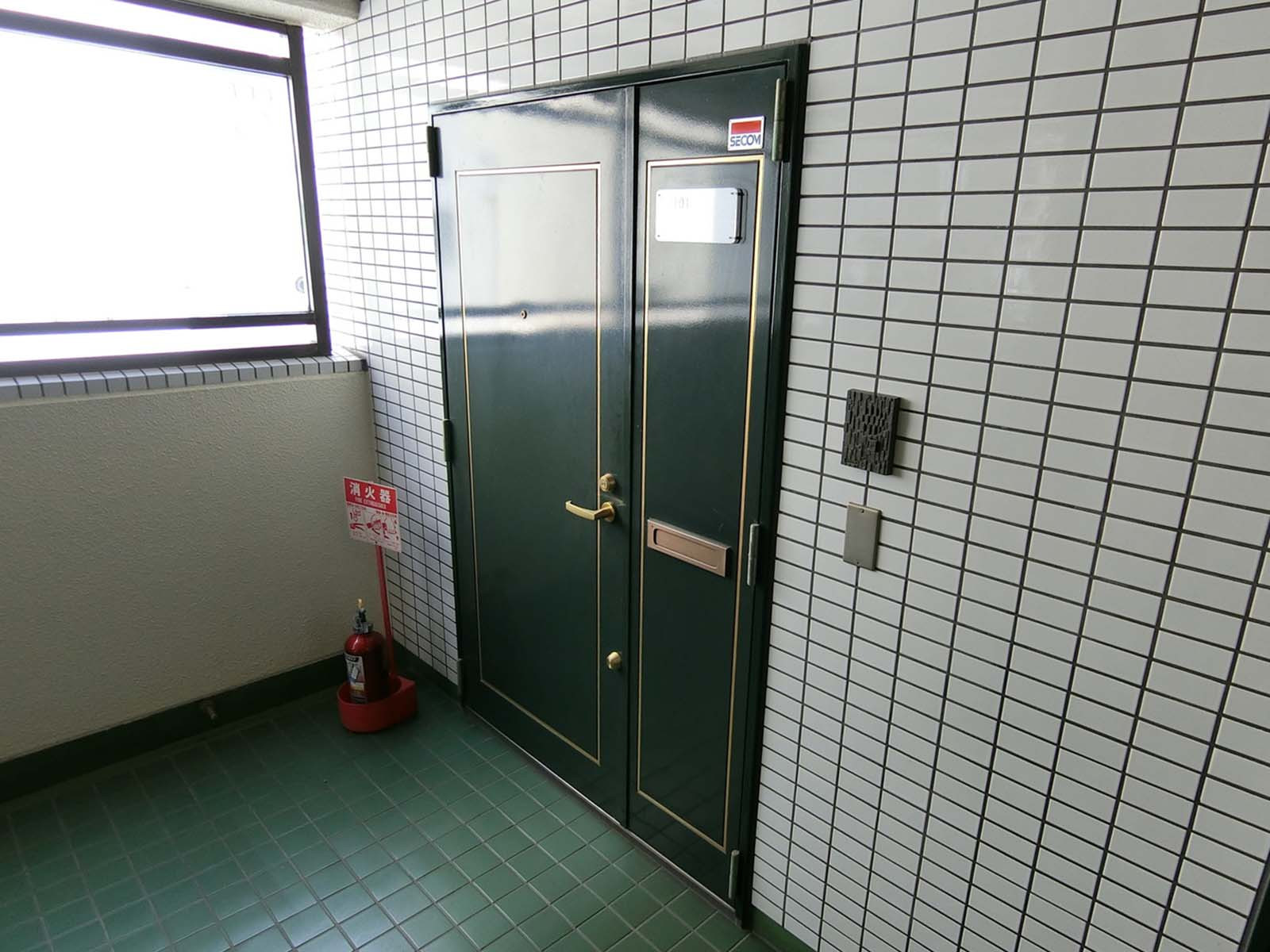 貸室出入口