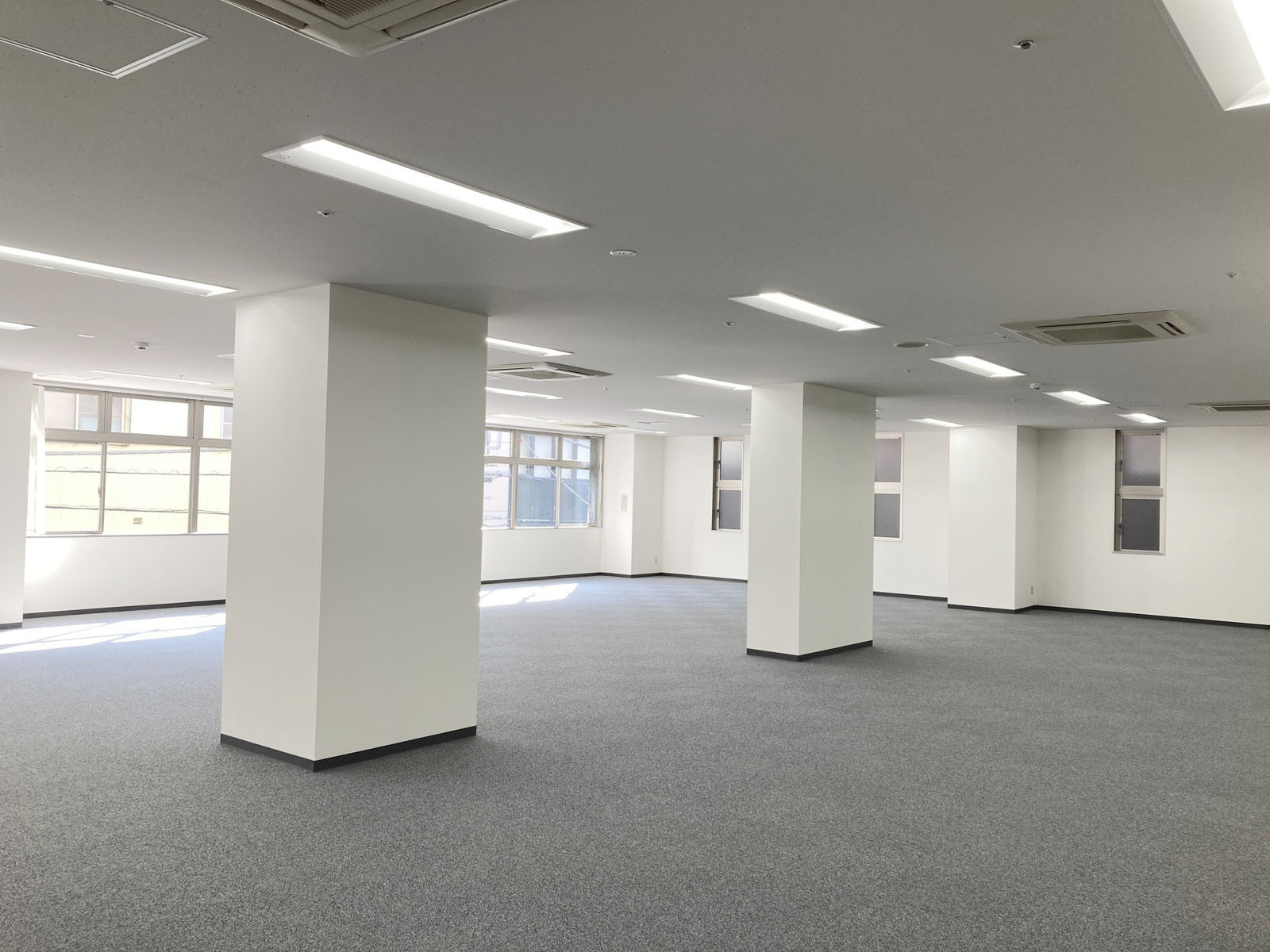 オフィス室内参考画像