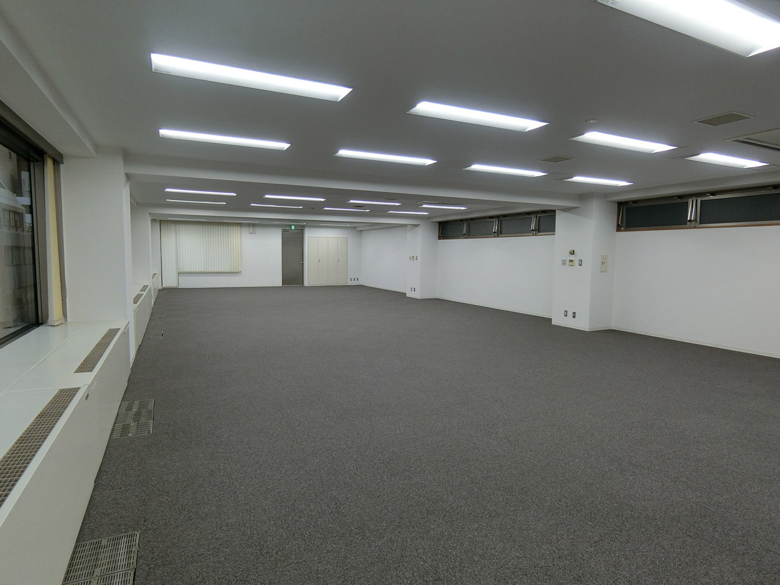 オフィス室内参考画像