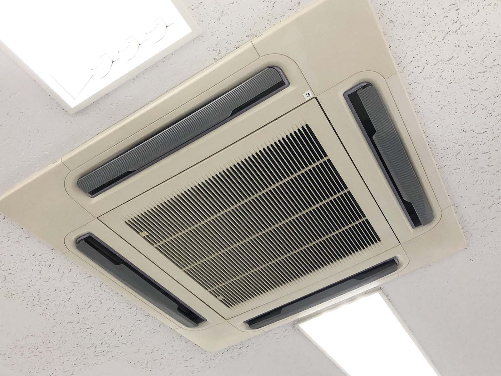 空調