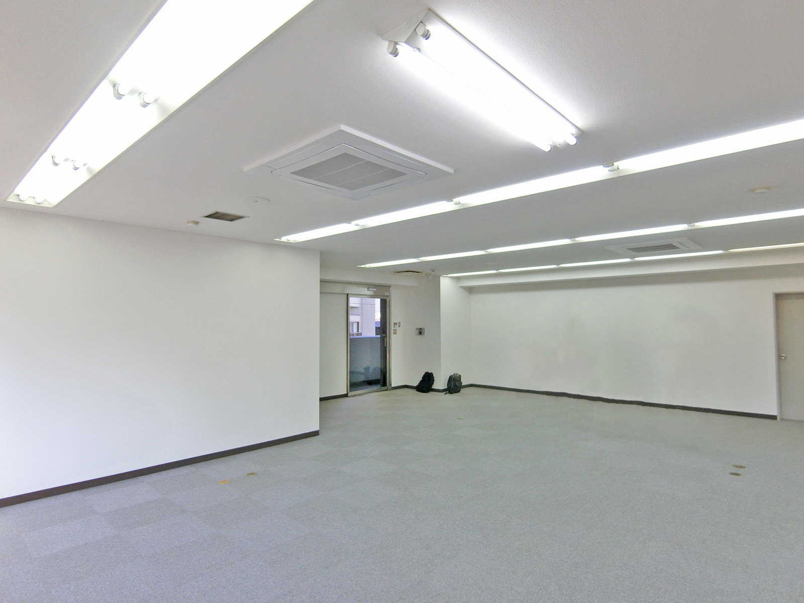 オフィス室内参考画像