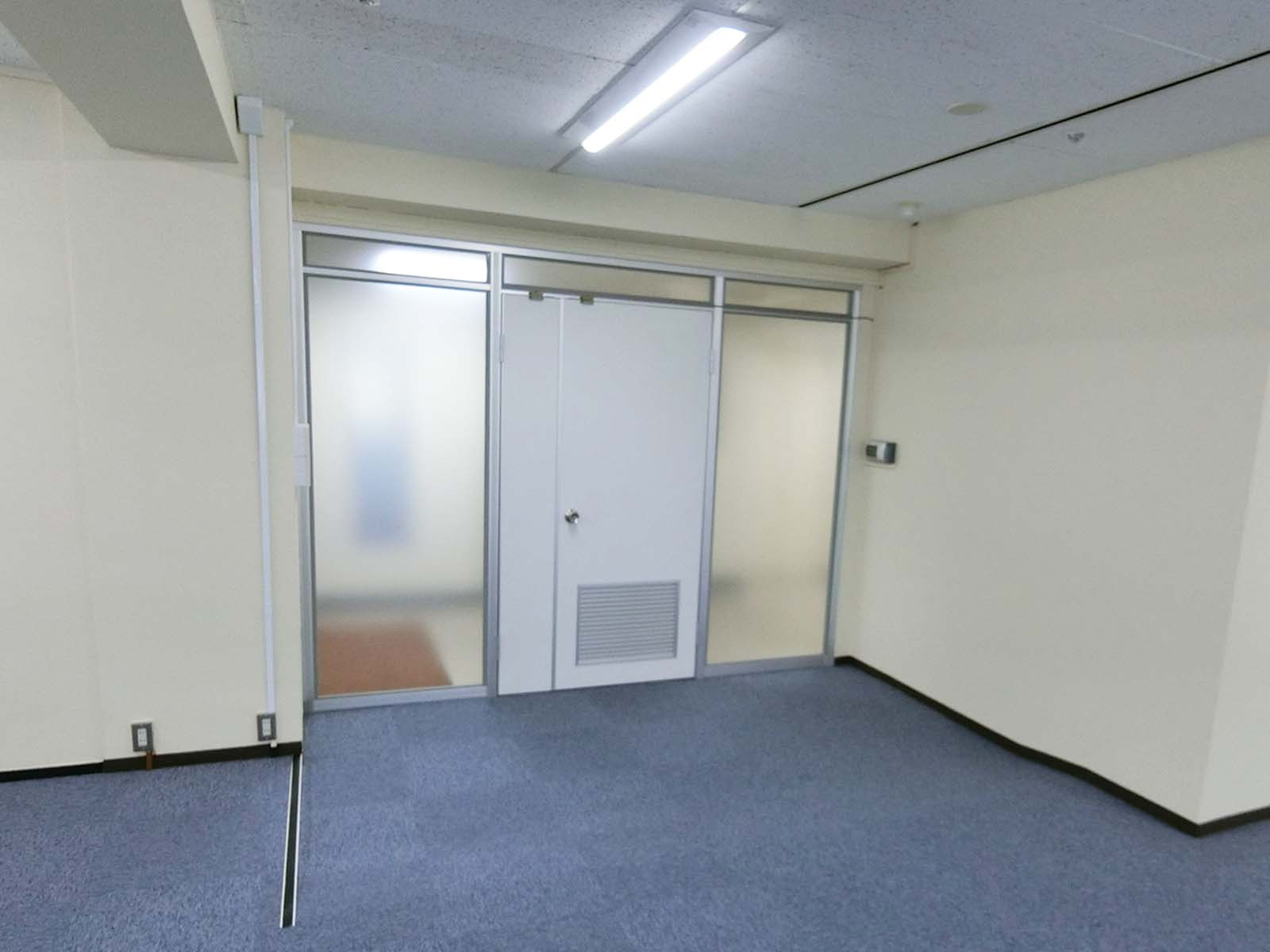 貸室出入口