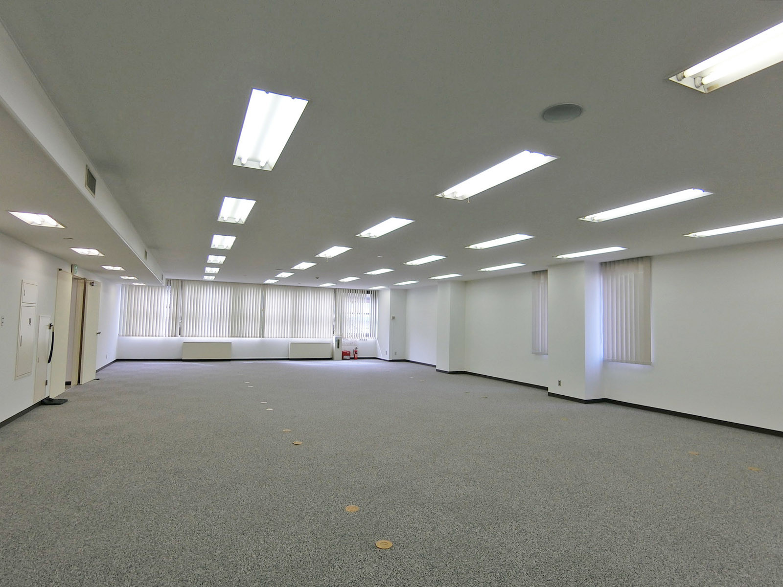 オフィス室内参考画像