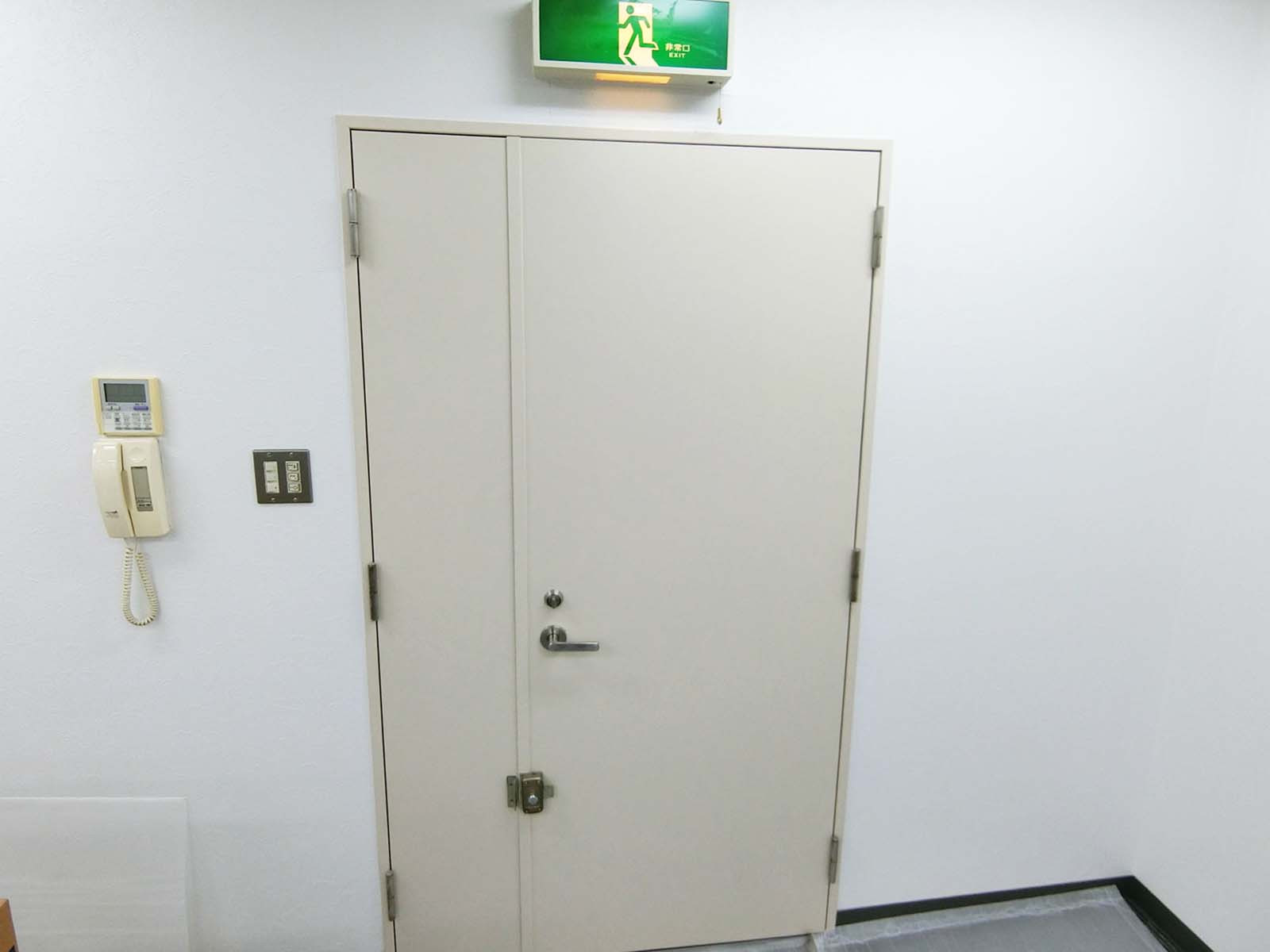 貸室出入口