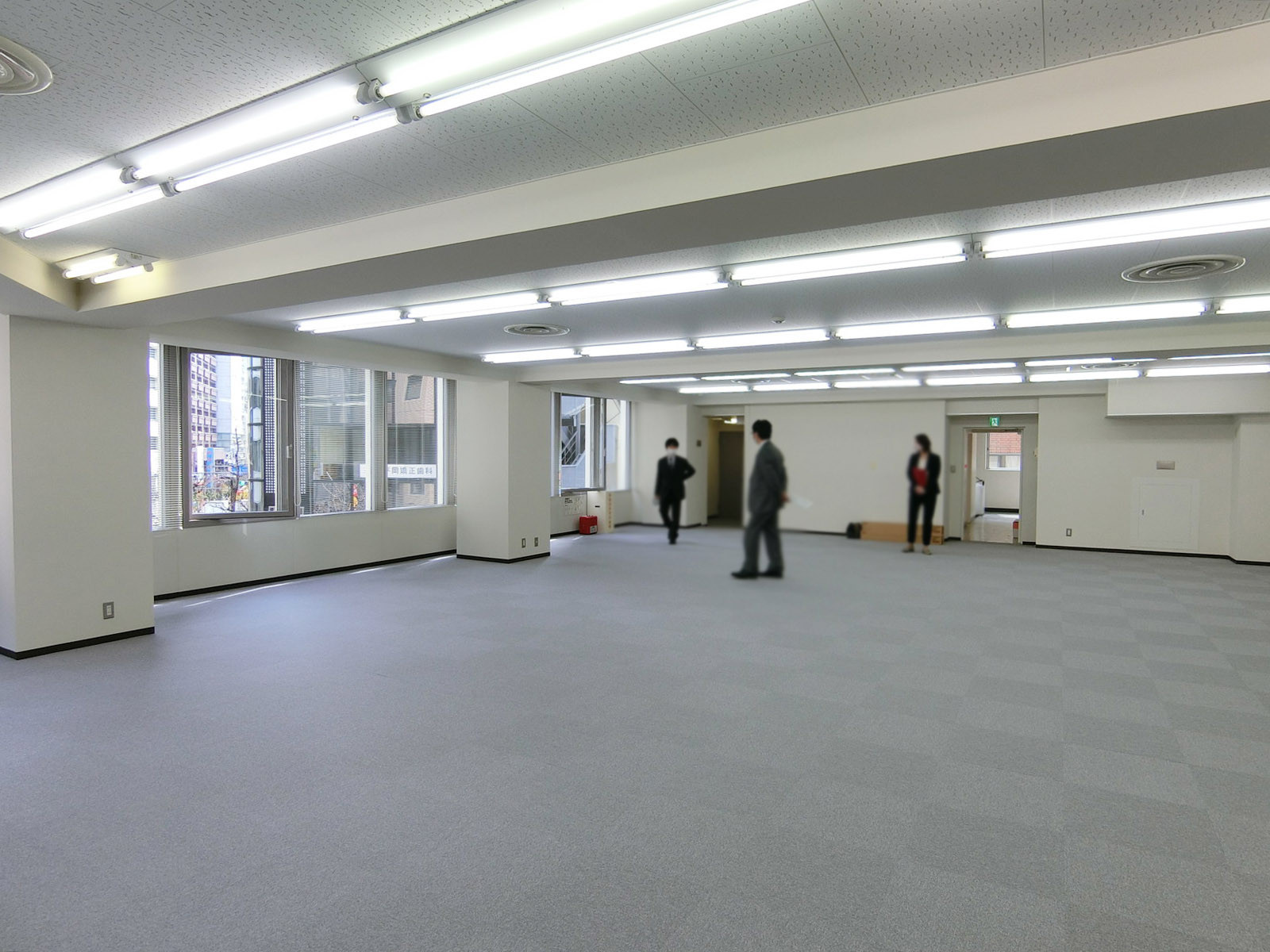 オフィス室内参考画像