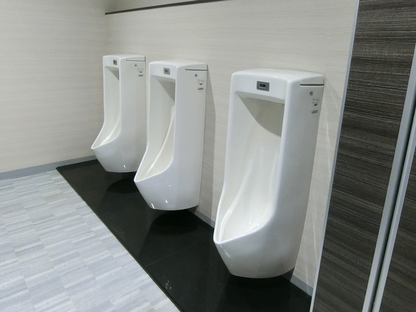 男性用トイレ