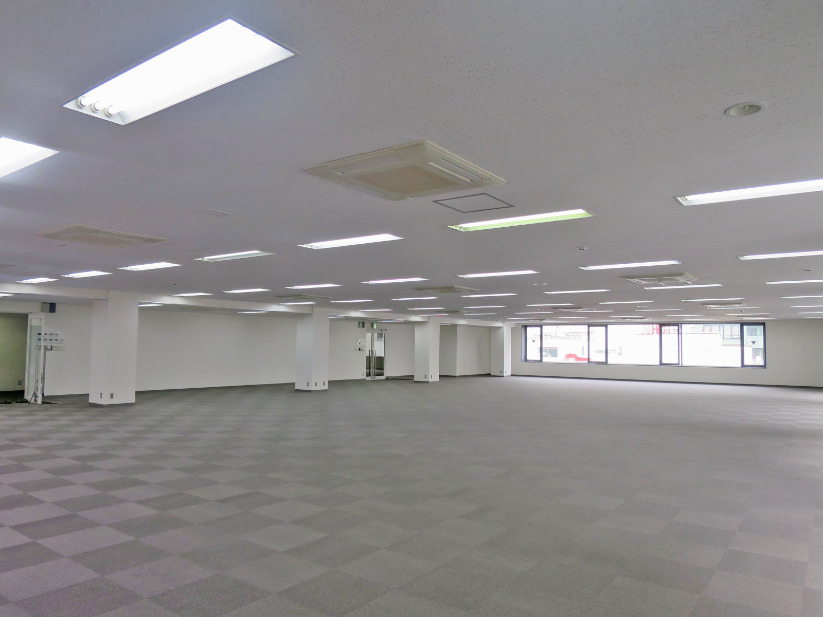 オフィス室内参考画像