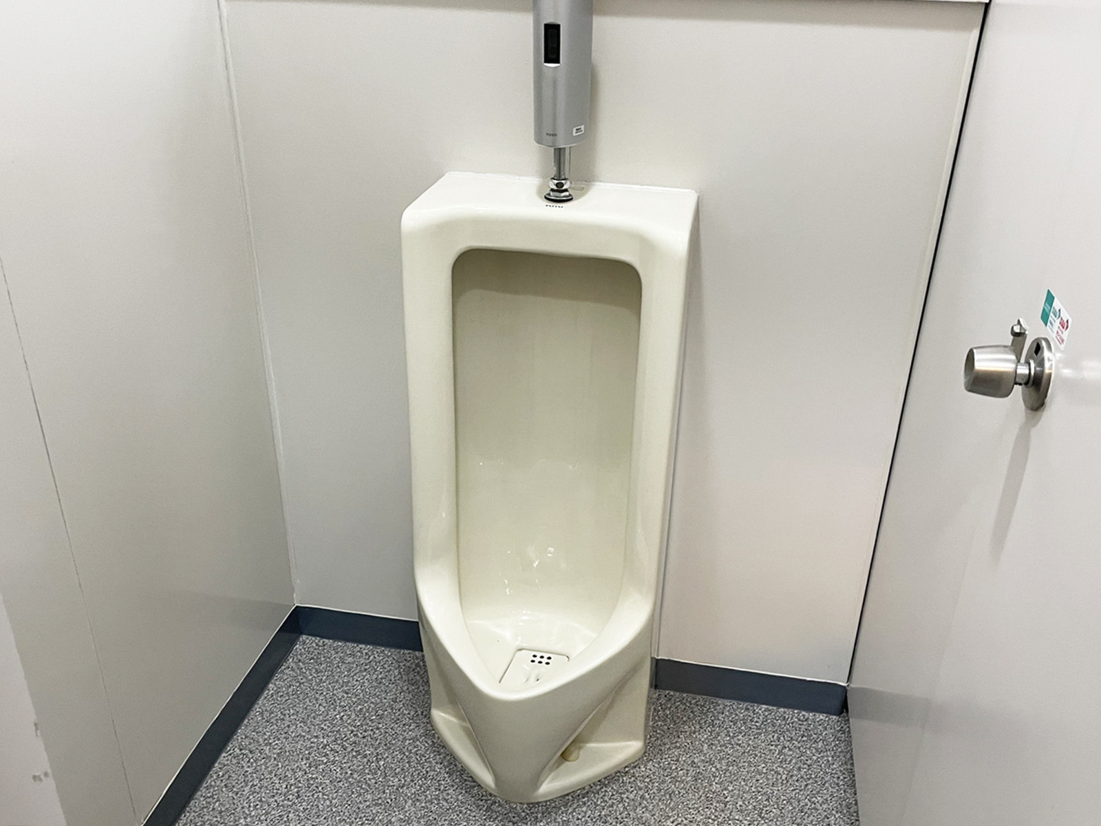 男性用トイレ
