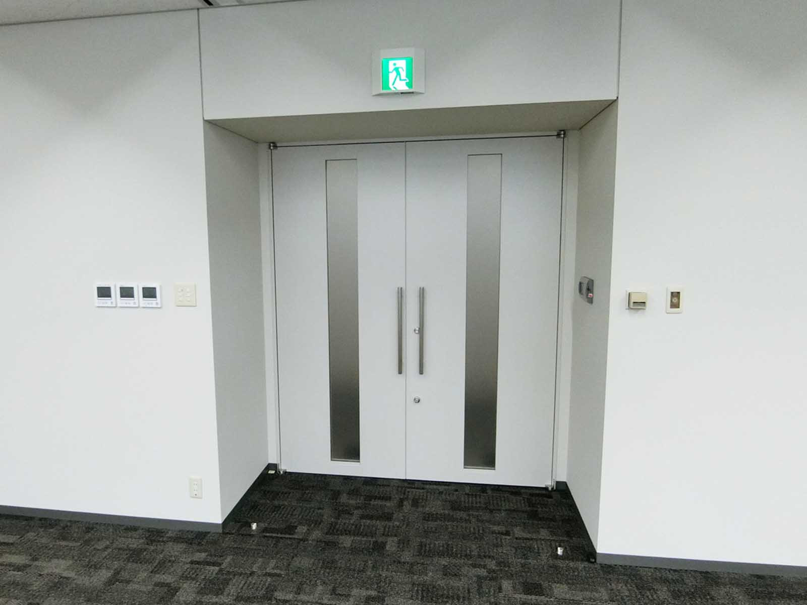 貸室出入口