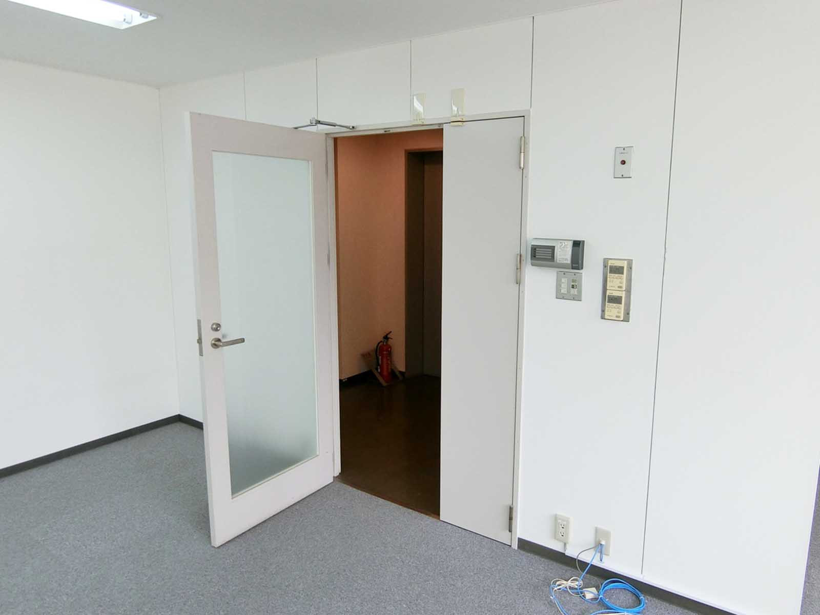 貸室出入口