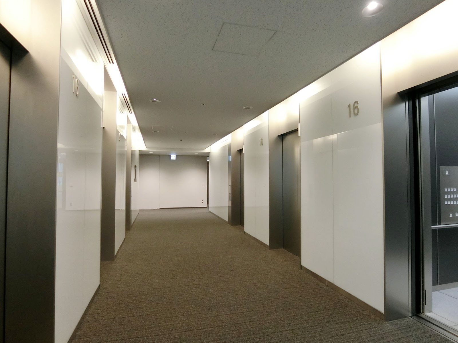 エレベーターホール