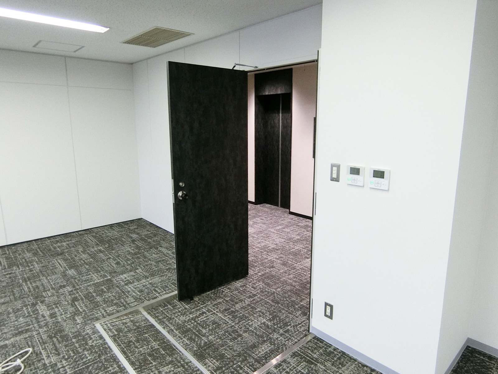 貸室出入口