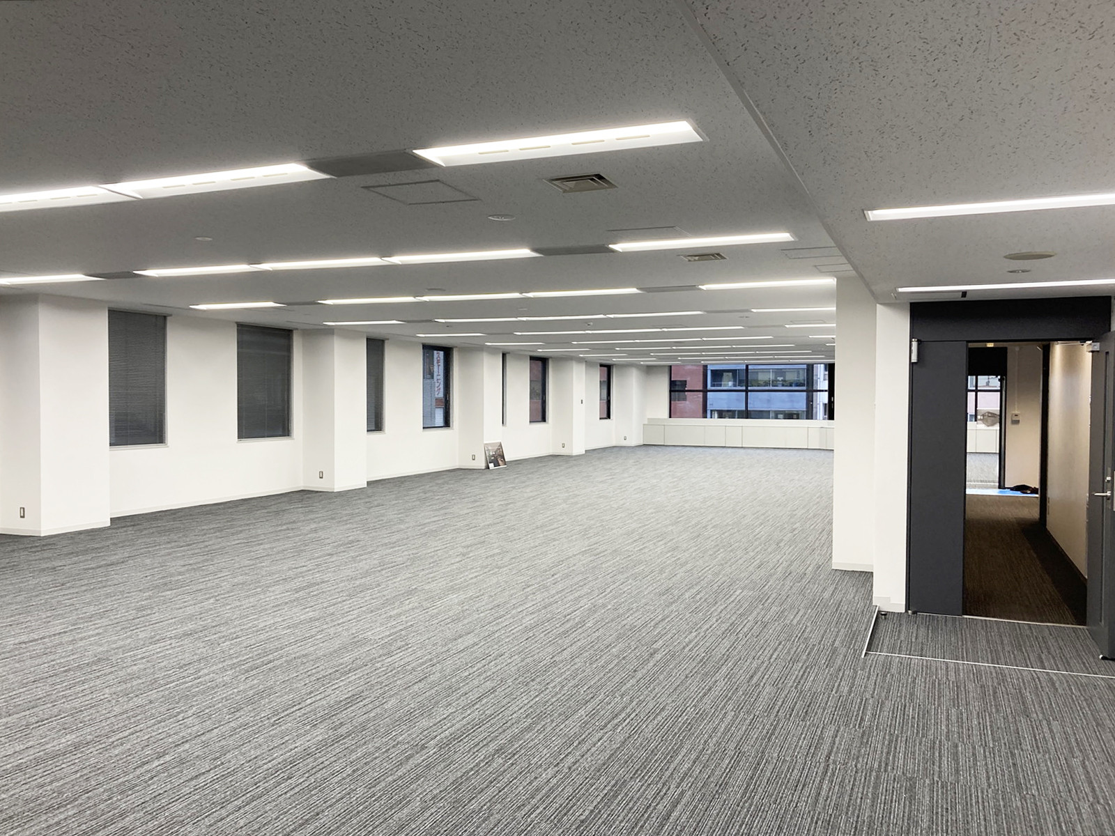 オフィス室内参考画像