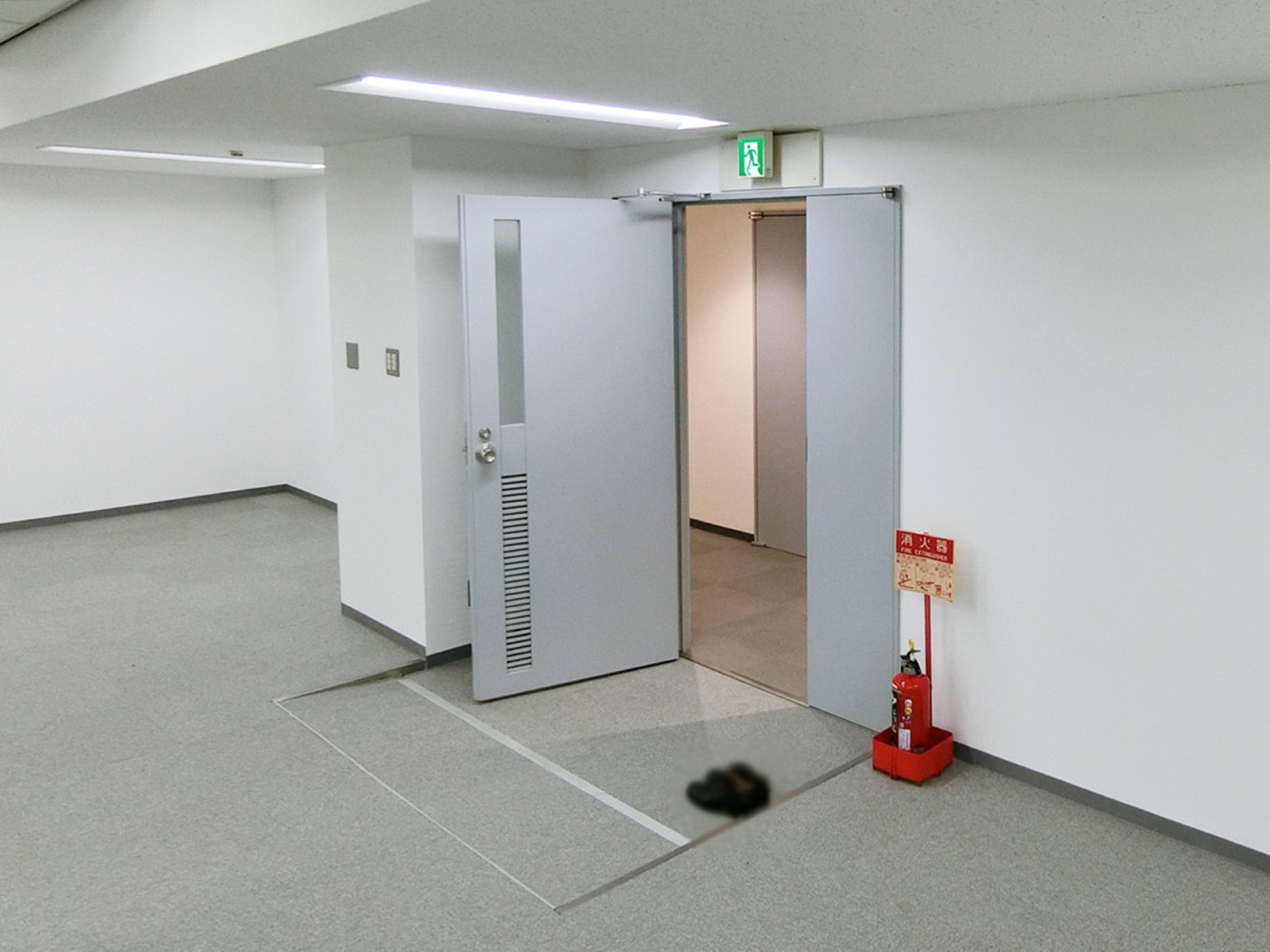 貸室出入口
