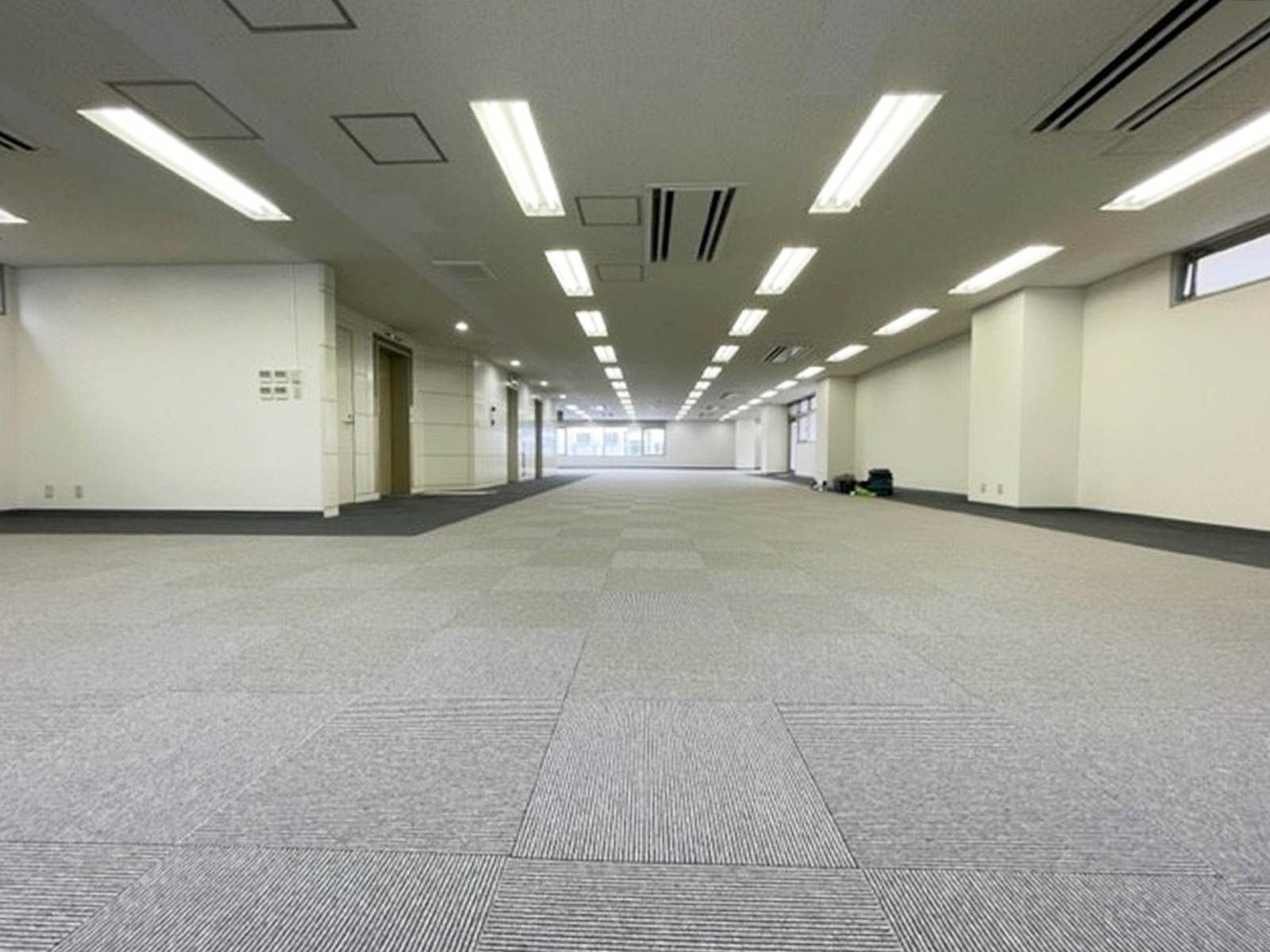 オフィス室内参考画像